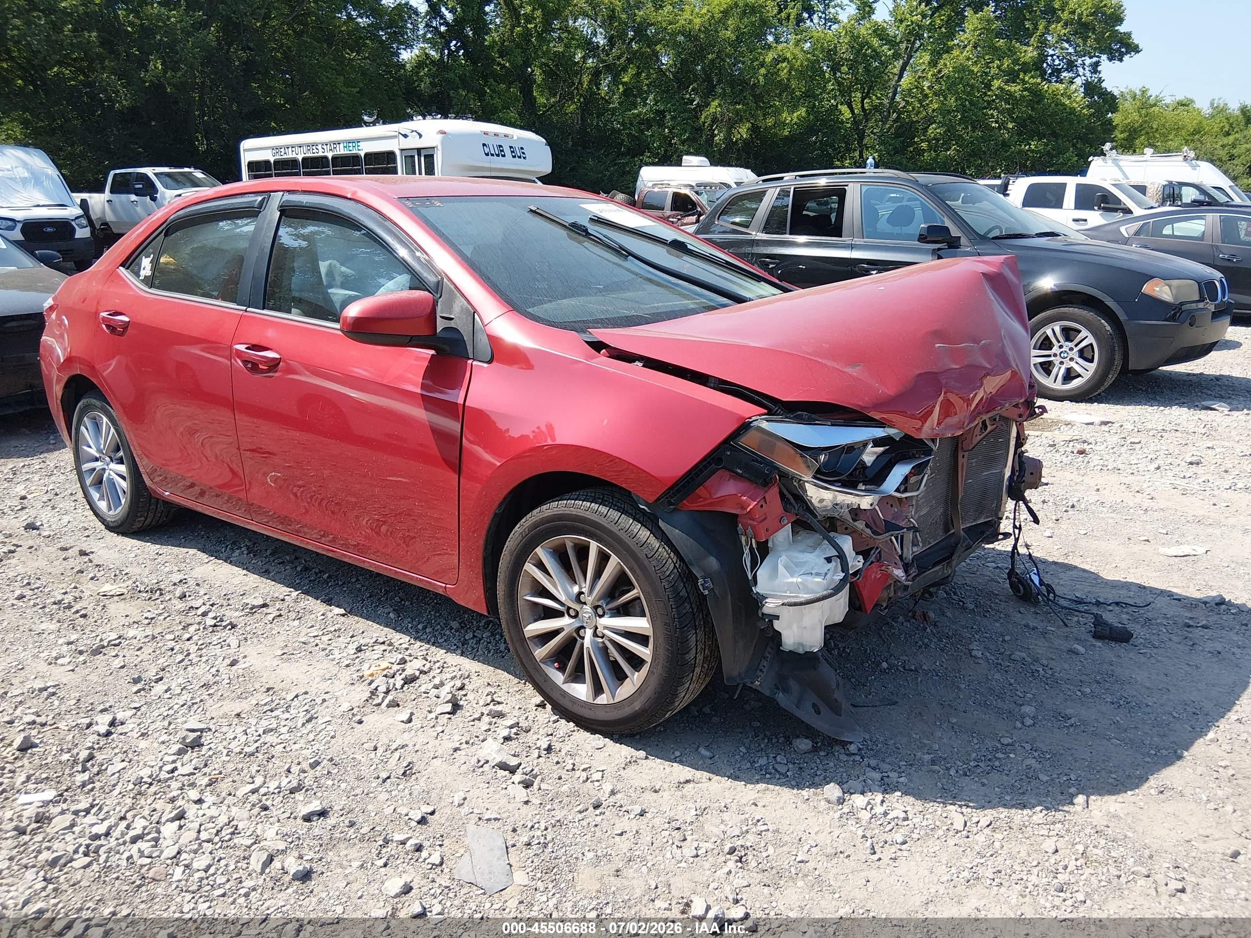 2015 Toyota Corolla Le Plus Red vin: 5YFBURHE6FP189530