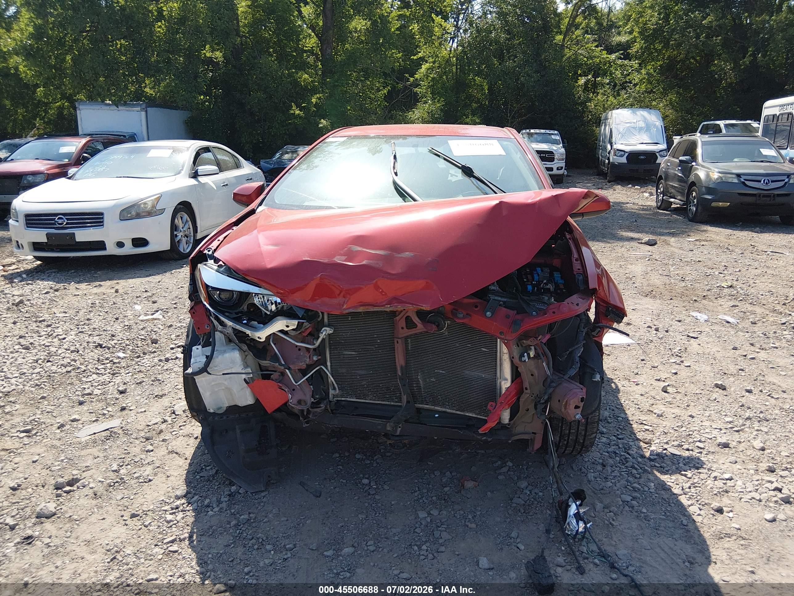2015 Toyota Corolla Le Plus Red vin: 5YFBURHE6FP189530