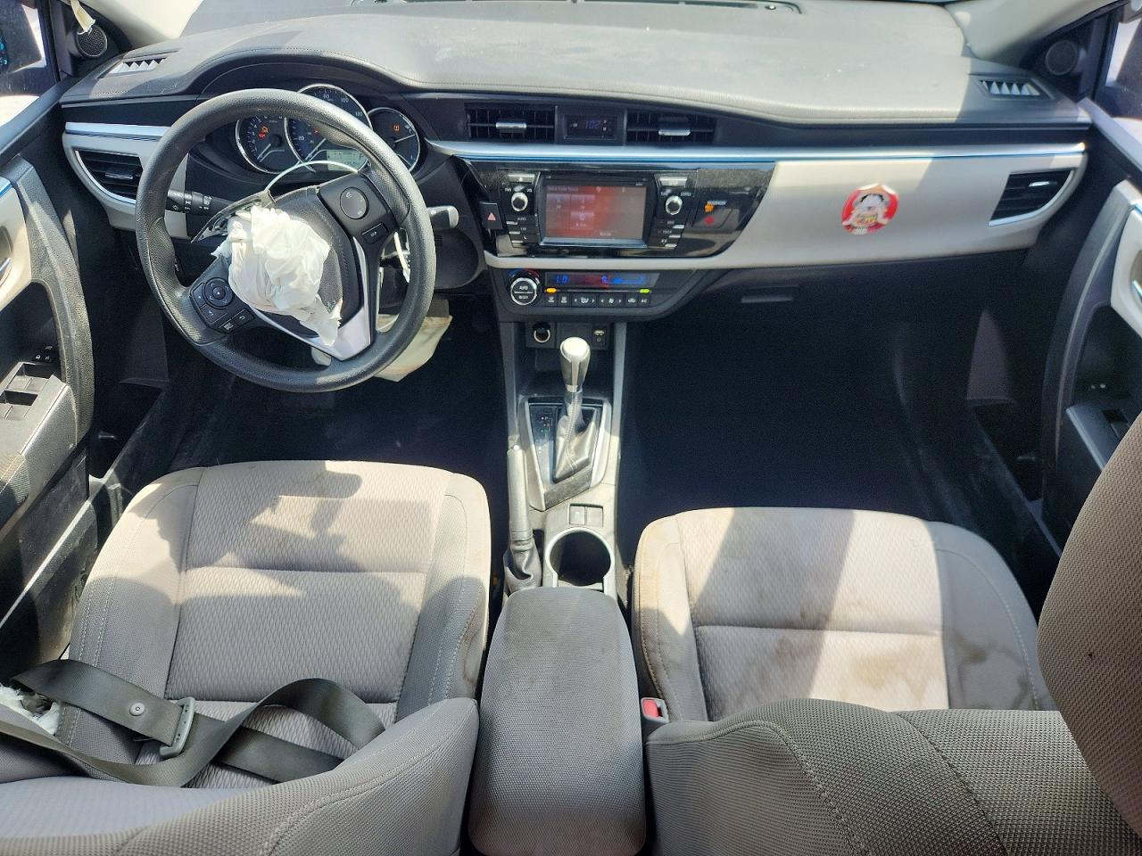 2015 Toyota Corolla Le Plus Red vin: 5YFBURHE6FP189530