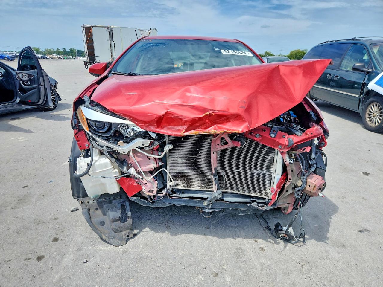 2015 Toyota Corolla Le Plus Red vin: 5YFBURHE6FP189530