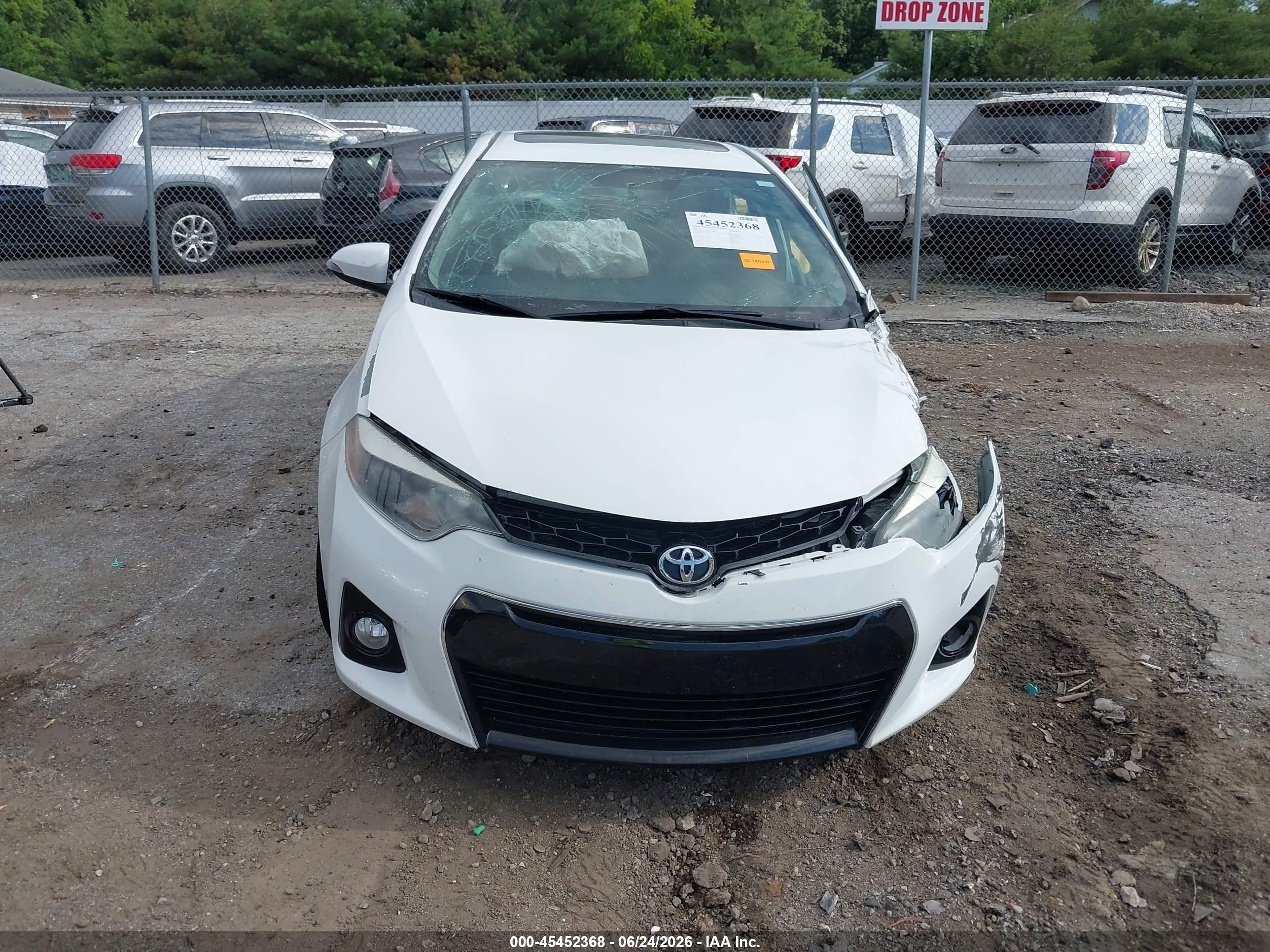 2015 Toyota Corolla S Plus White vin: 5YFBURHE6FP190094