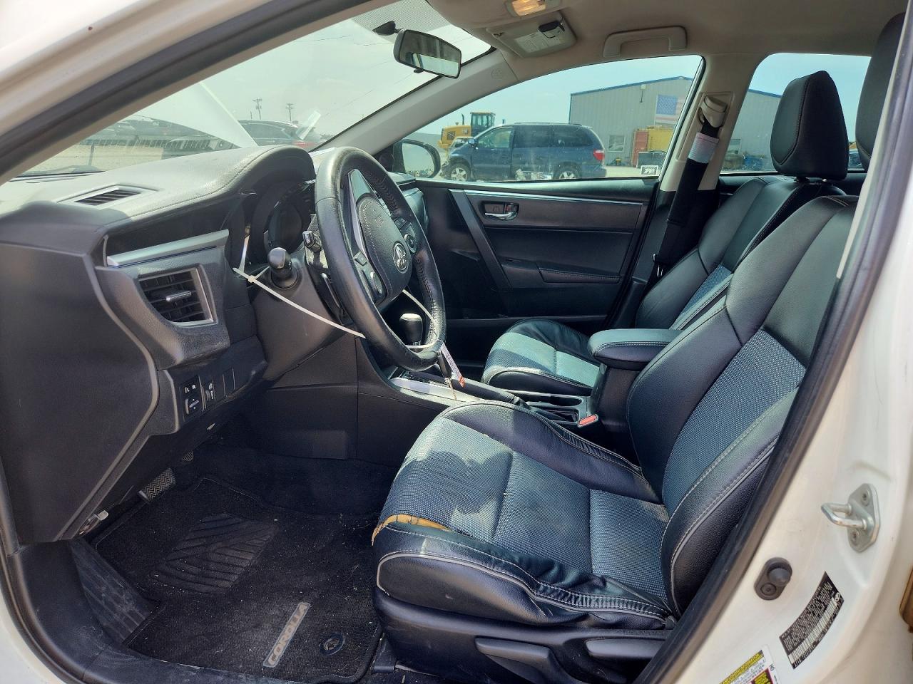 2015 Toyota Corolla S Plus Белый vin: 5YFBURHE6FP201062
