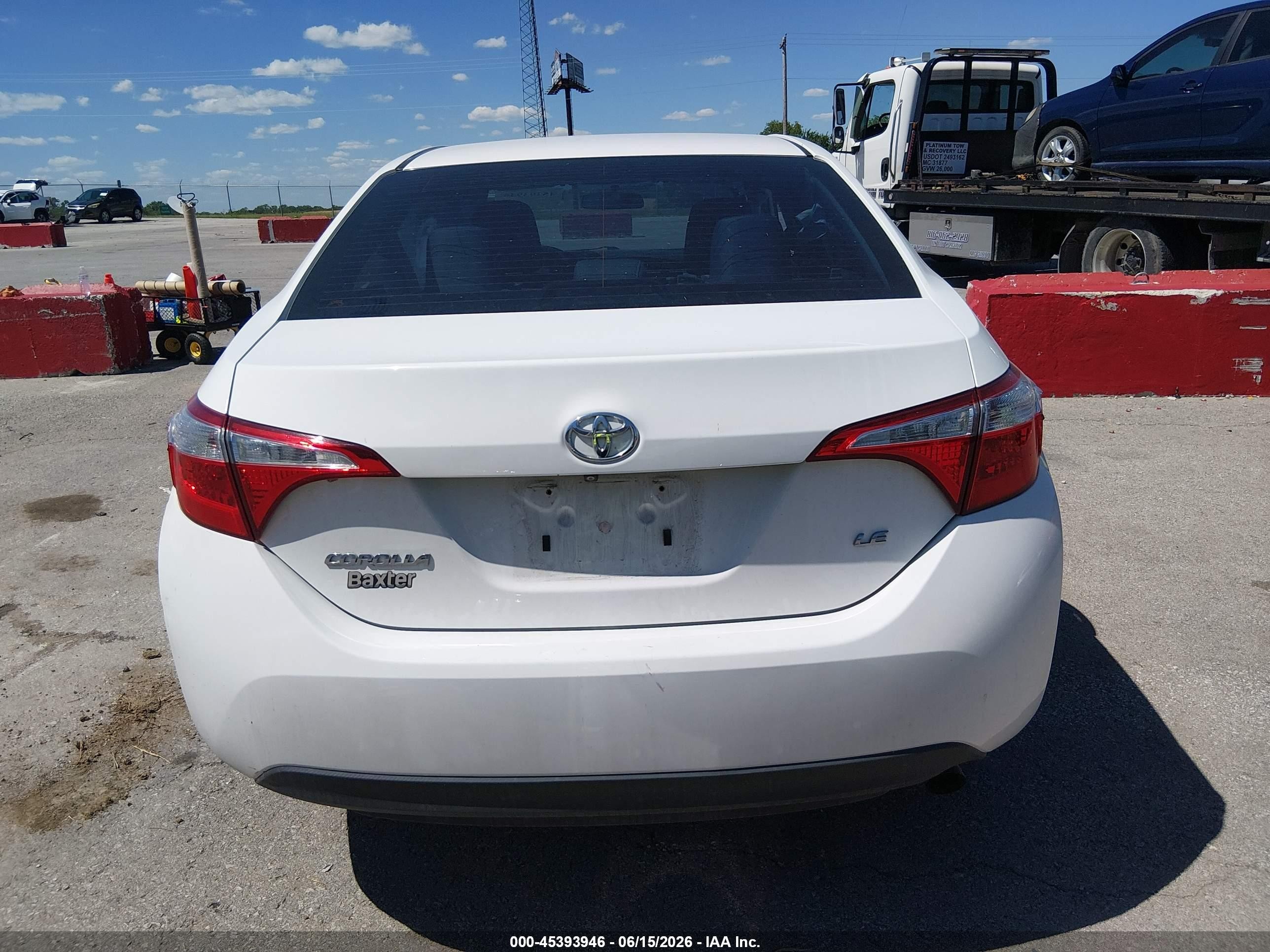 2015 Toyota Corolla Le White vin: 5YFBURHE6FP244705