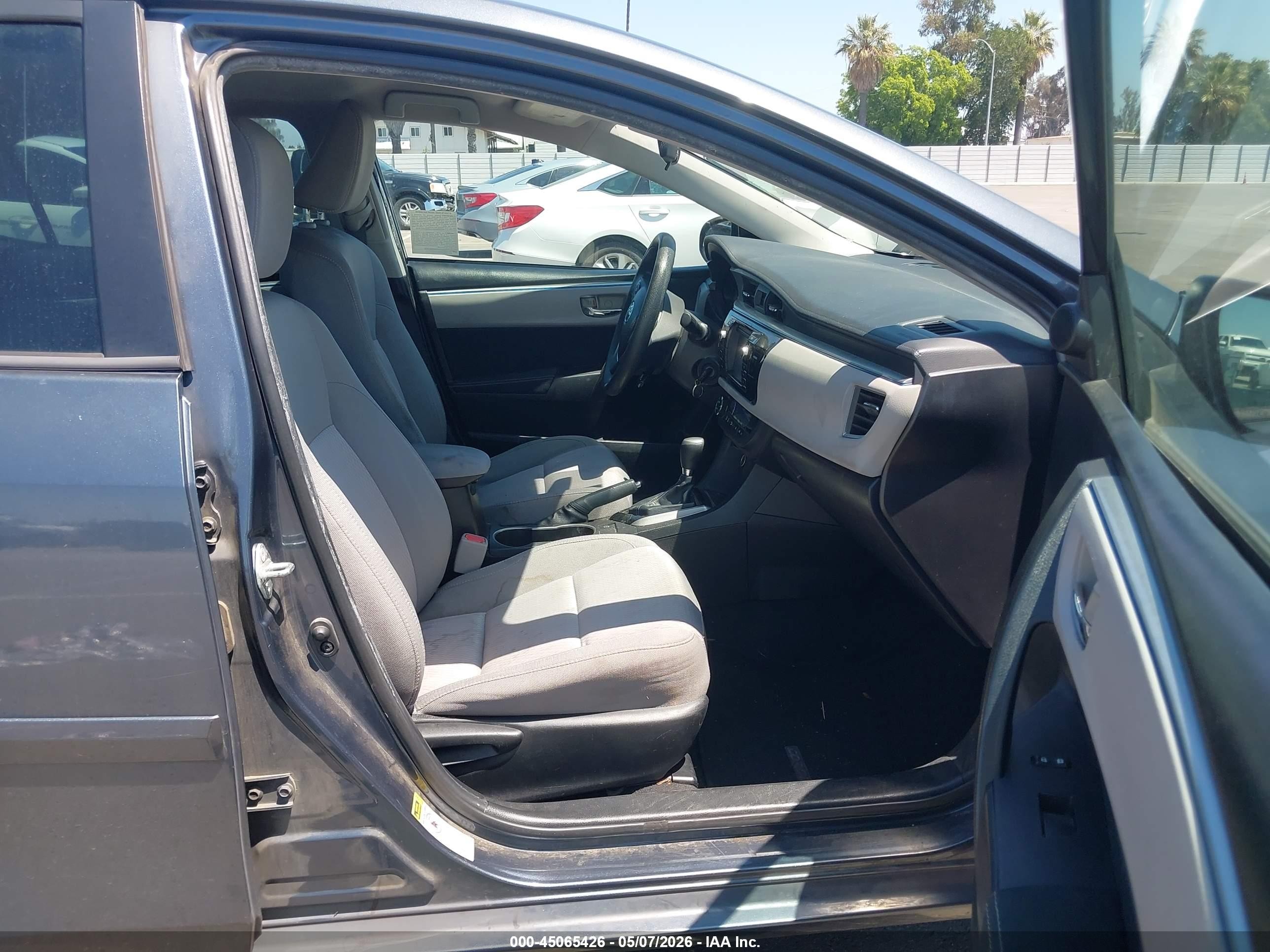 2015 Toyota Corolla Le Plus Синий vin: 5YFBURHE6FP270222