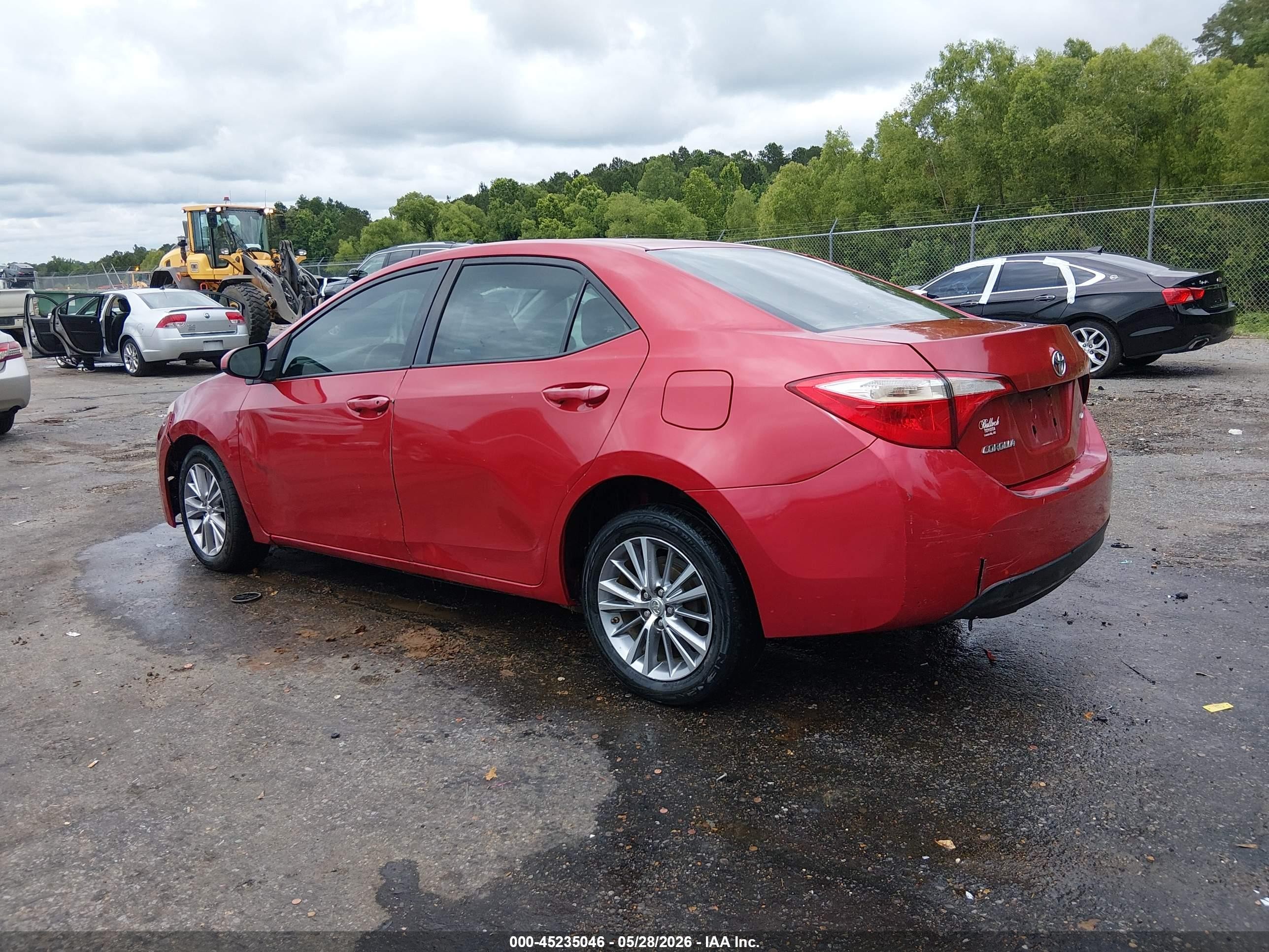 2015 Toyota Corolla Le Plus Red vin: 5YFBURHE6FP279499