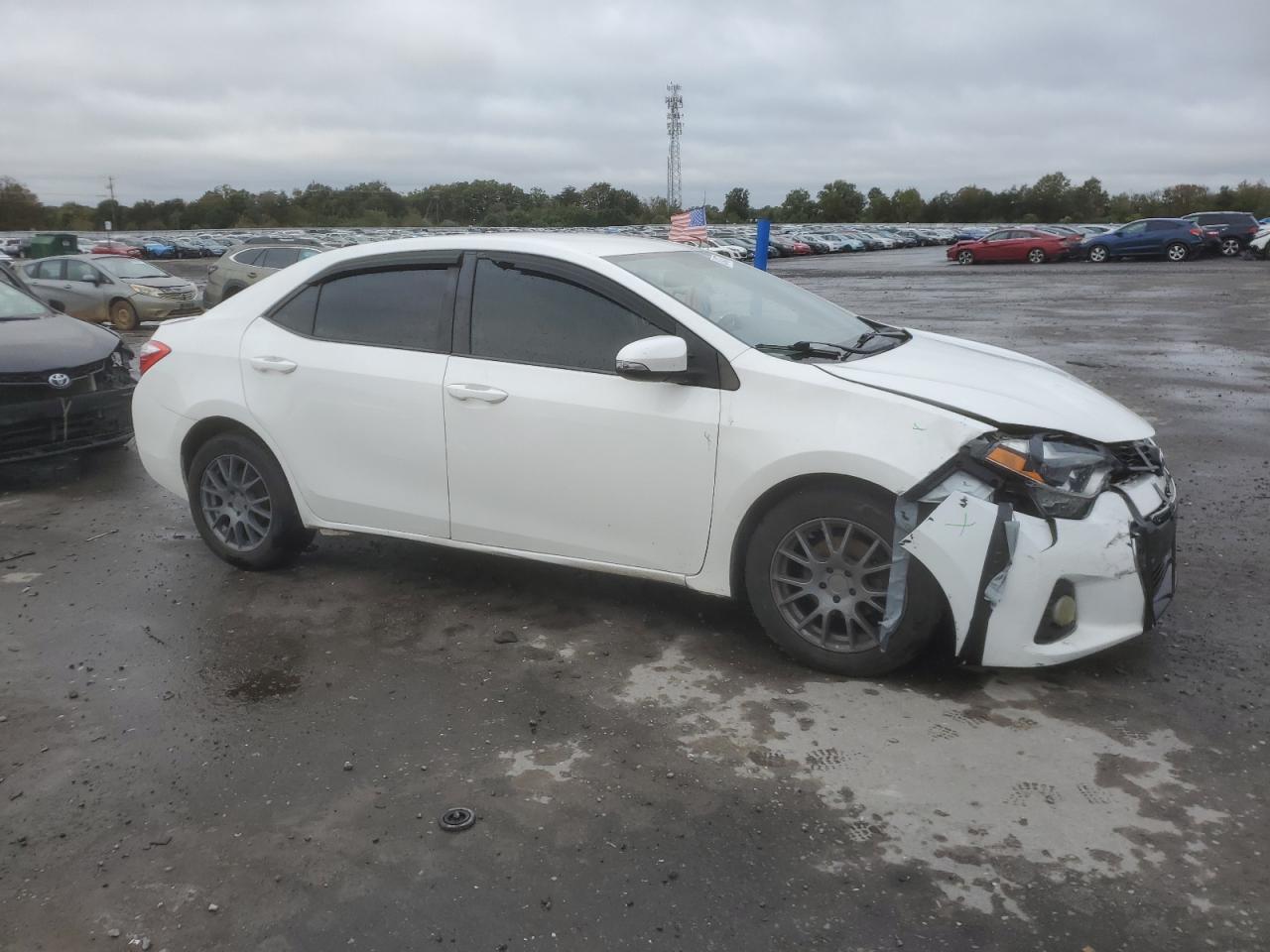 2015 Toyota Corolla L Белый vin: 5YFBURHE6FP288560