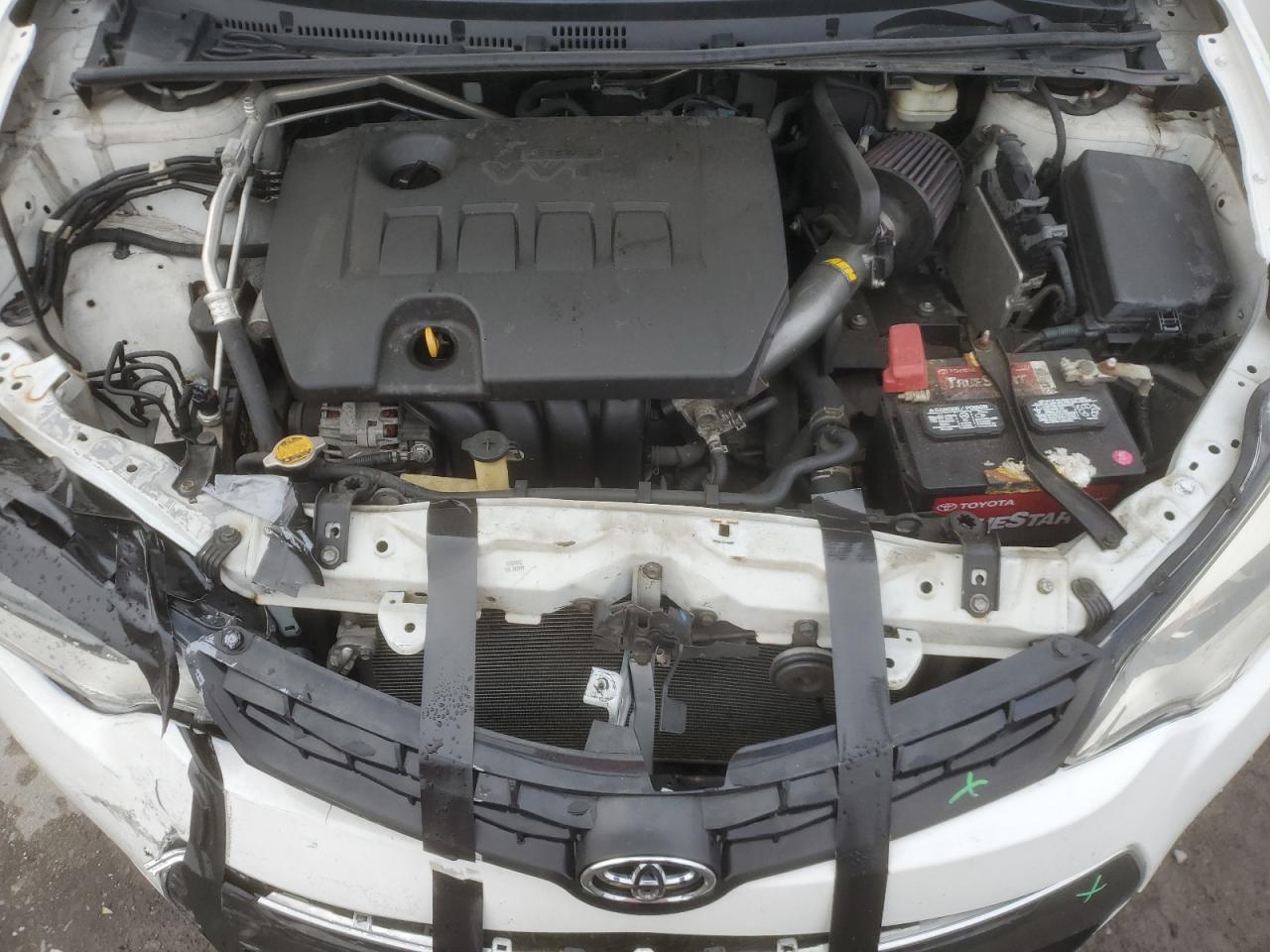 2015 Toyota Corolla L Белый vin: 5YFBURHE6FP288560