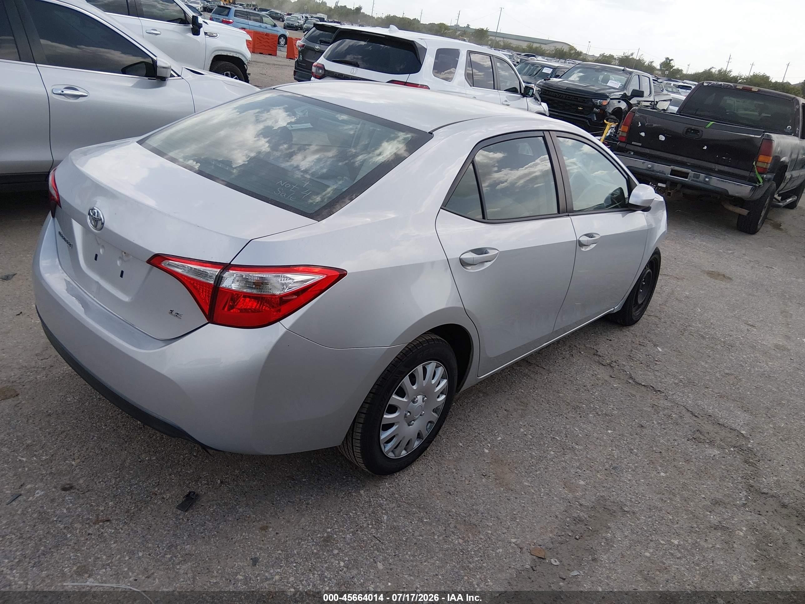 2015 Toyota Corolla Le Серебряный vin: 5YFBURHE6FP293547