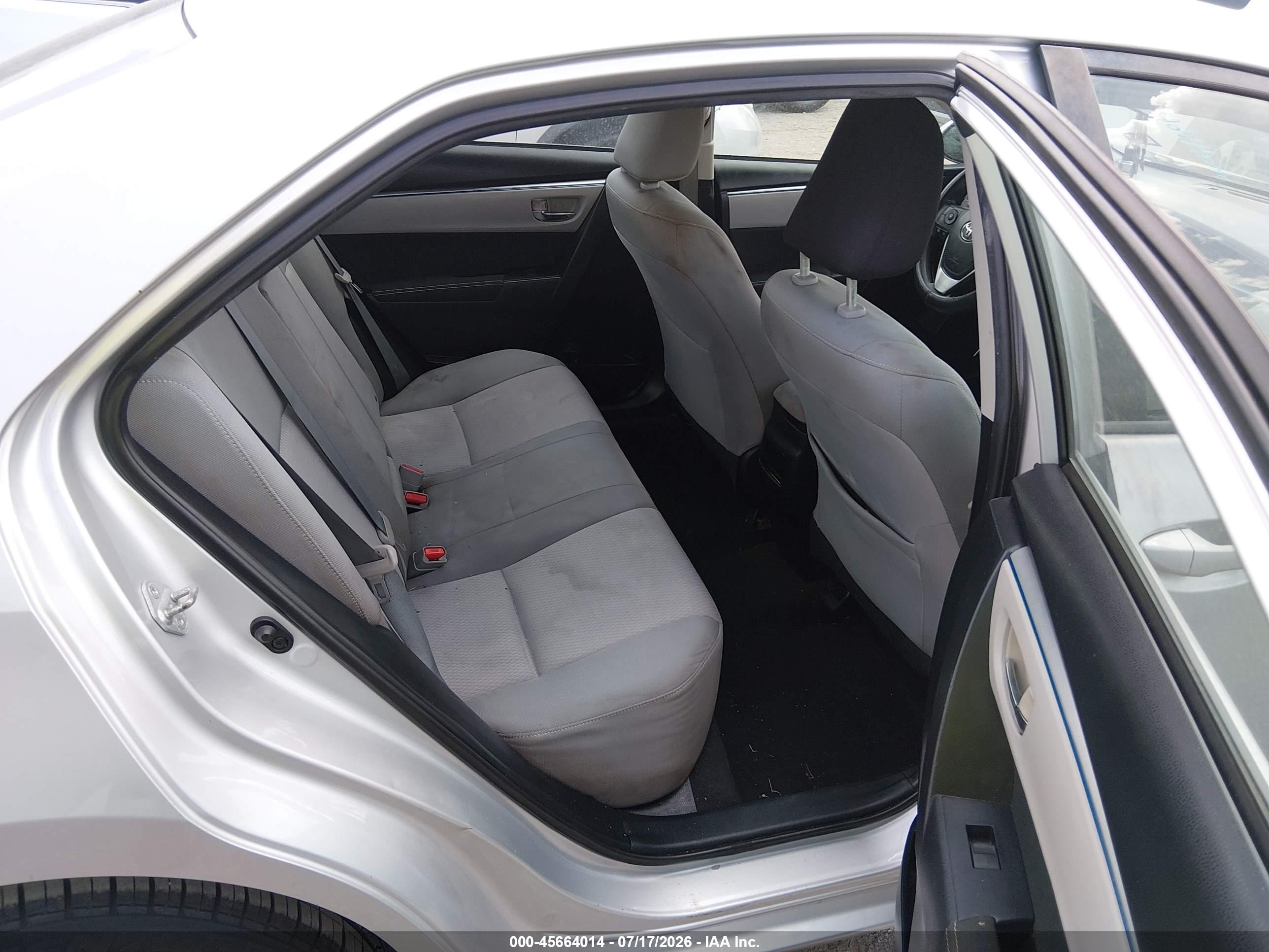 2015 Toyota Corolla Le Серебряный vin: 5YFBURHE6FP293547