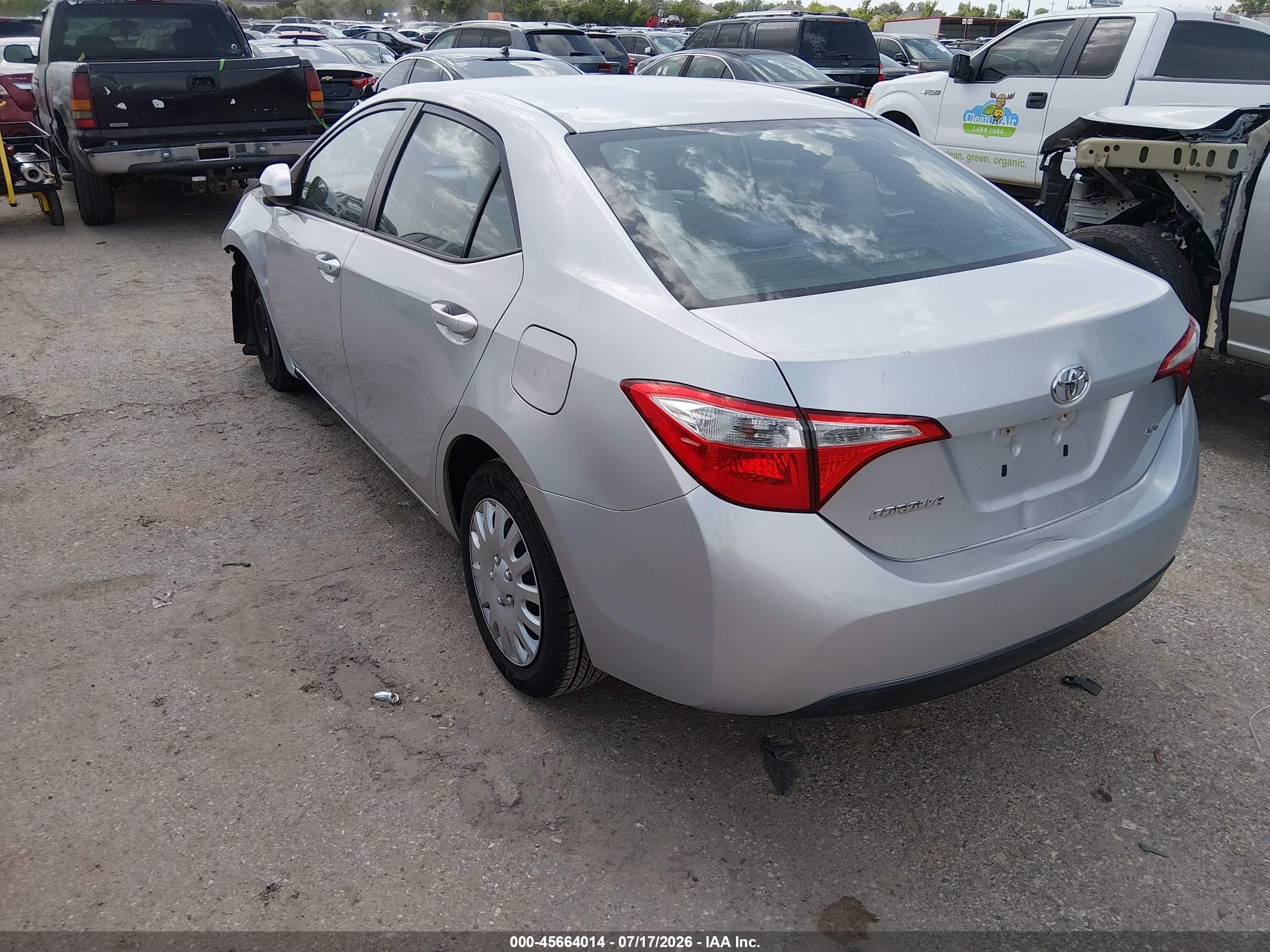 2015 Toyota Corolla Le Серебряный vin: 5YFBURHE6FP293547