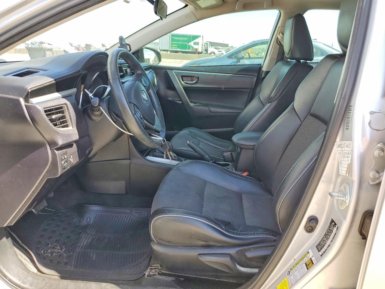 2015 Toyota Corolla S Plus Silver vin: 5YFBURHE6FP306037