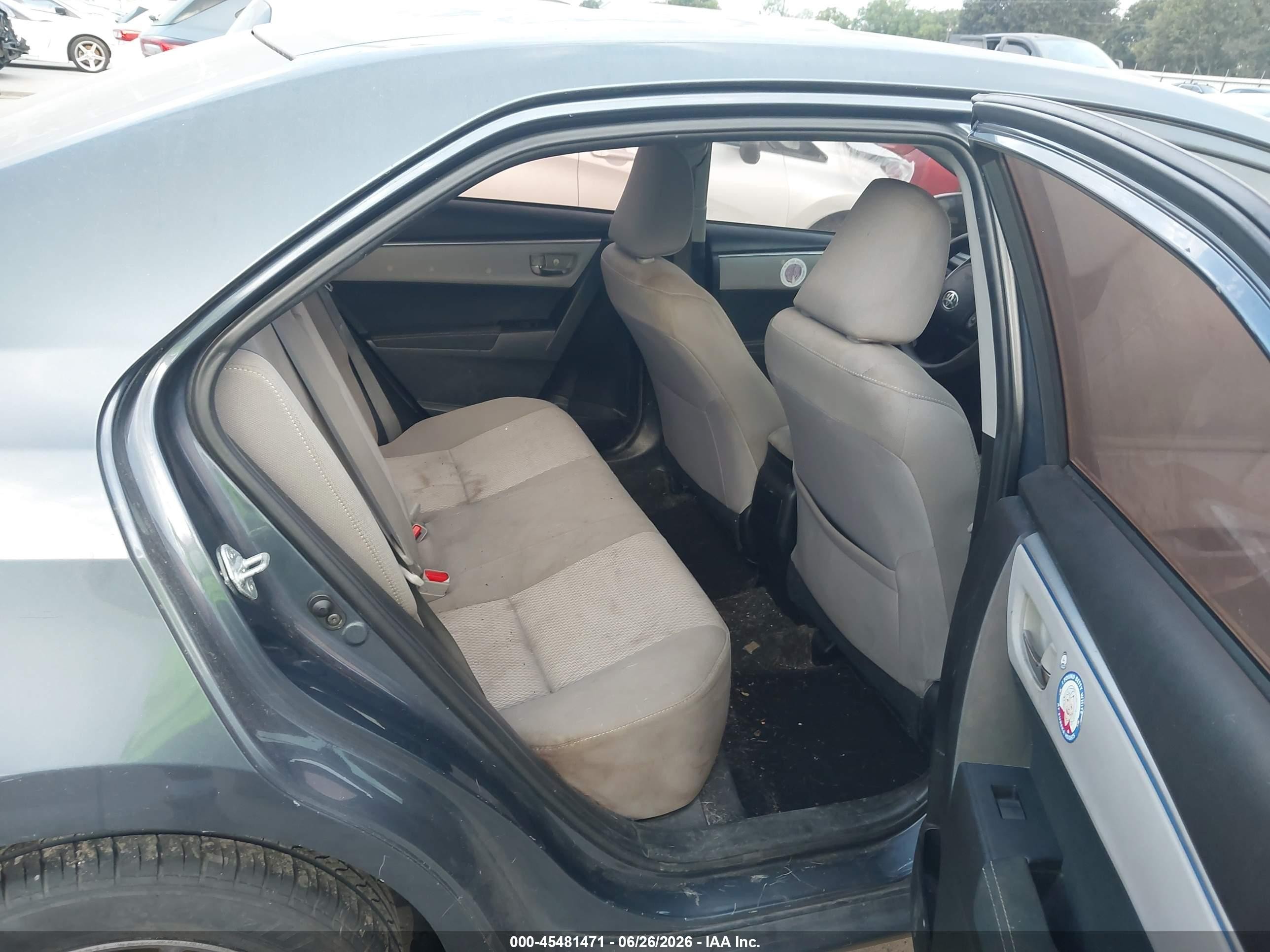 2015 Toyota Corolla Le Plus Blue vin: 5YFBURHE6FP310864