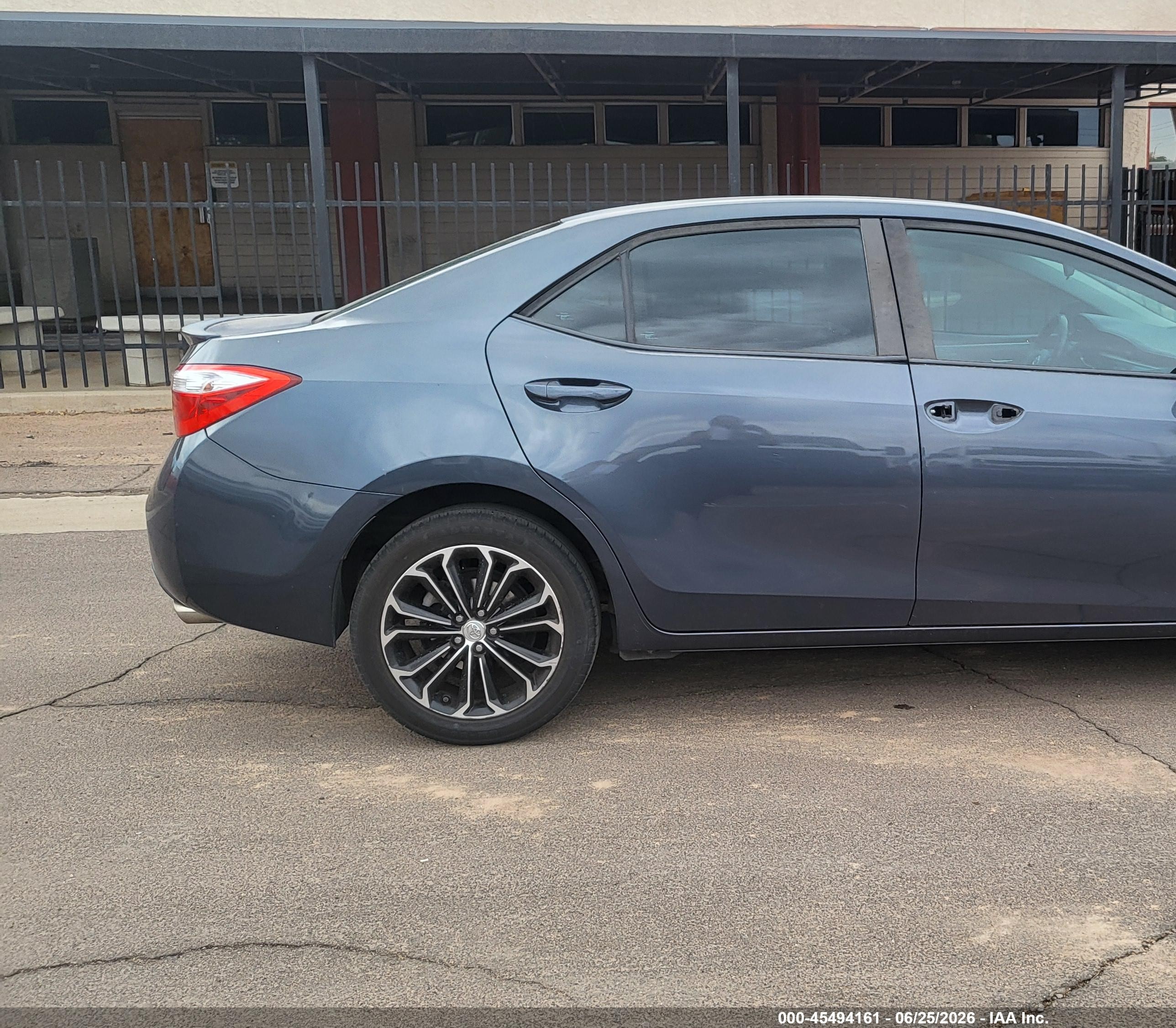 2015 Toyota Corolla S Plus Blue vin: 5YFBURHE6FP316535
