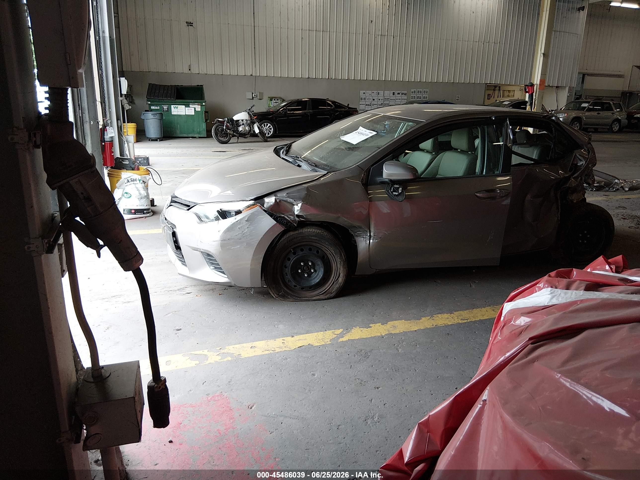 2015 Toyota Corolla Le Champagne vin: 5YFBURHE6FP339913
