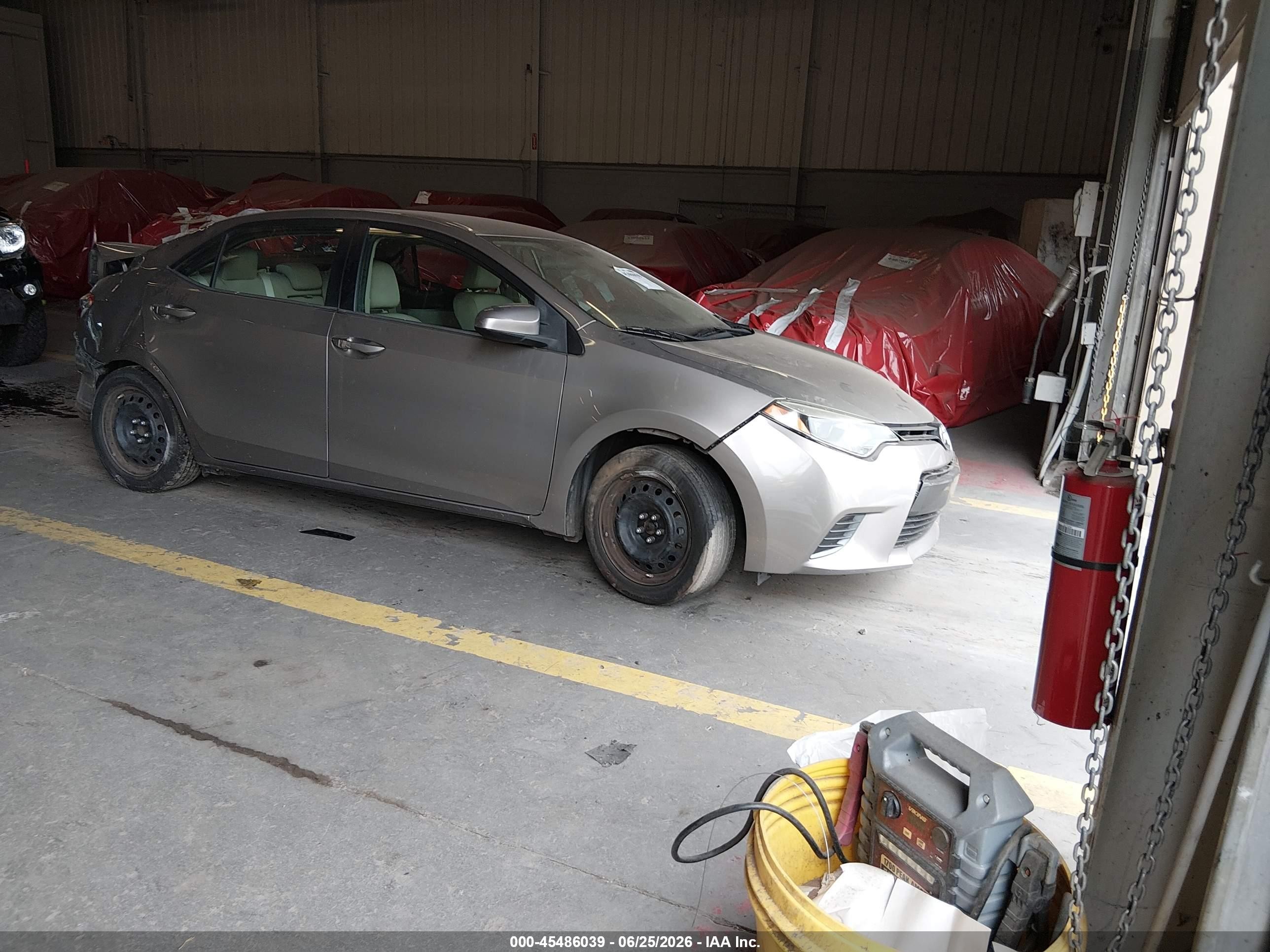 2015 Toyota Corolla Le Champagne vin: 5YFBURHE6FP339913