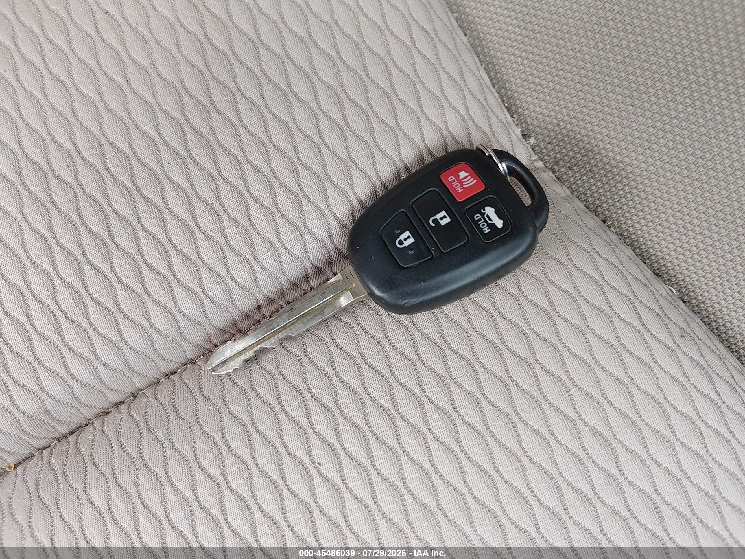 2015 Toyota Corolla Le Champagne vin: 5YFBURHE6FP339913