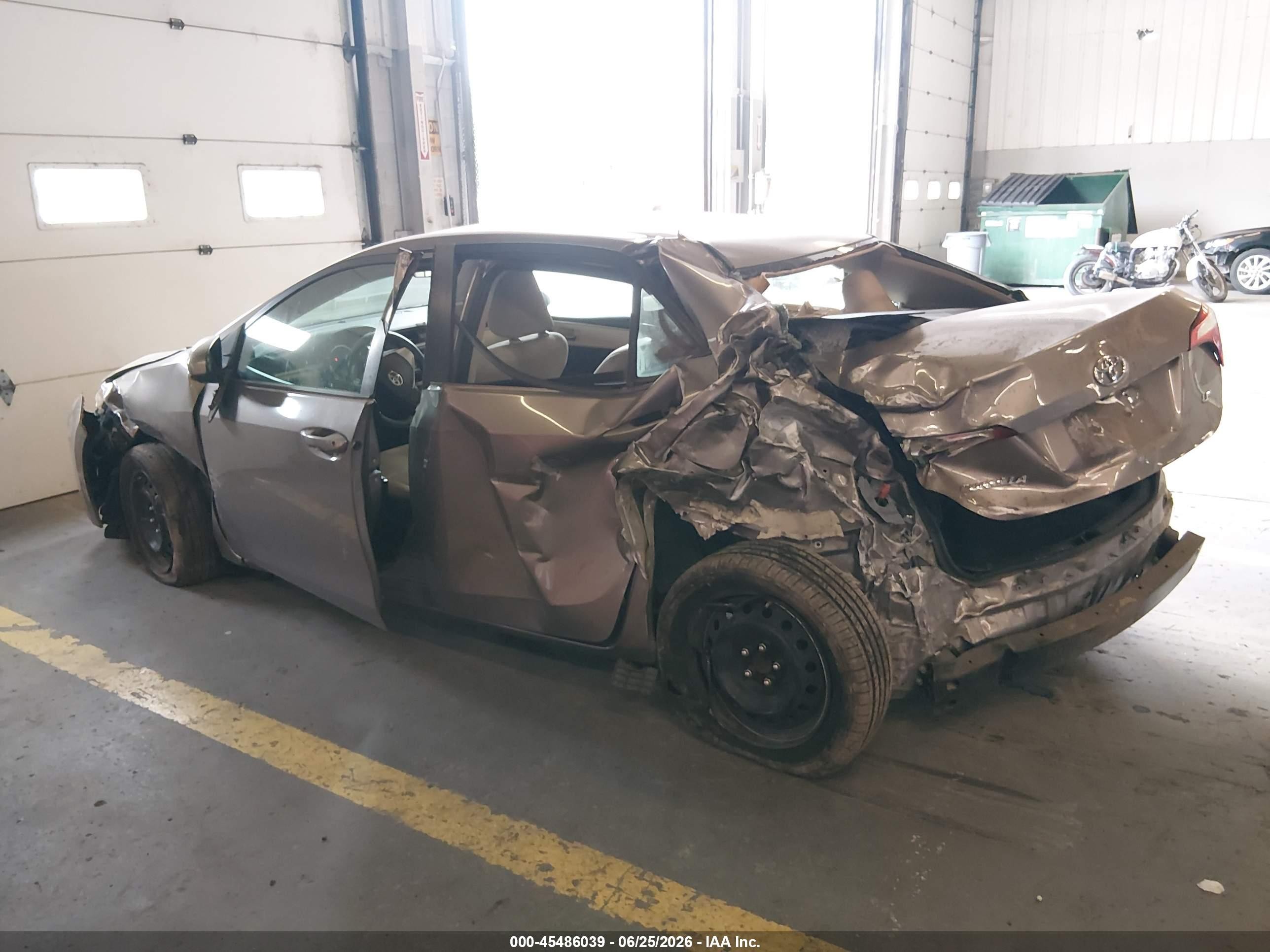 2015 Toyota Corolla Le Champagne vin: 5YFBURHE6FP339913