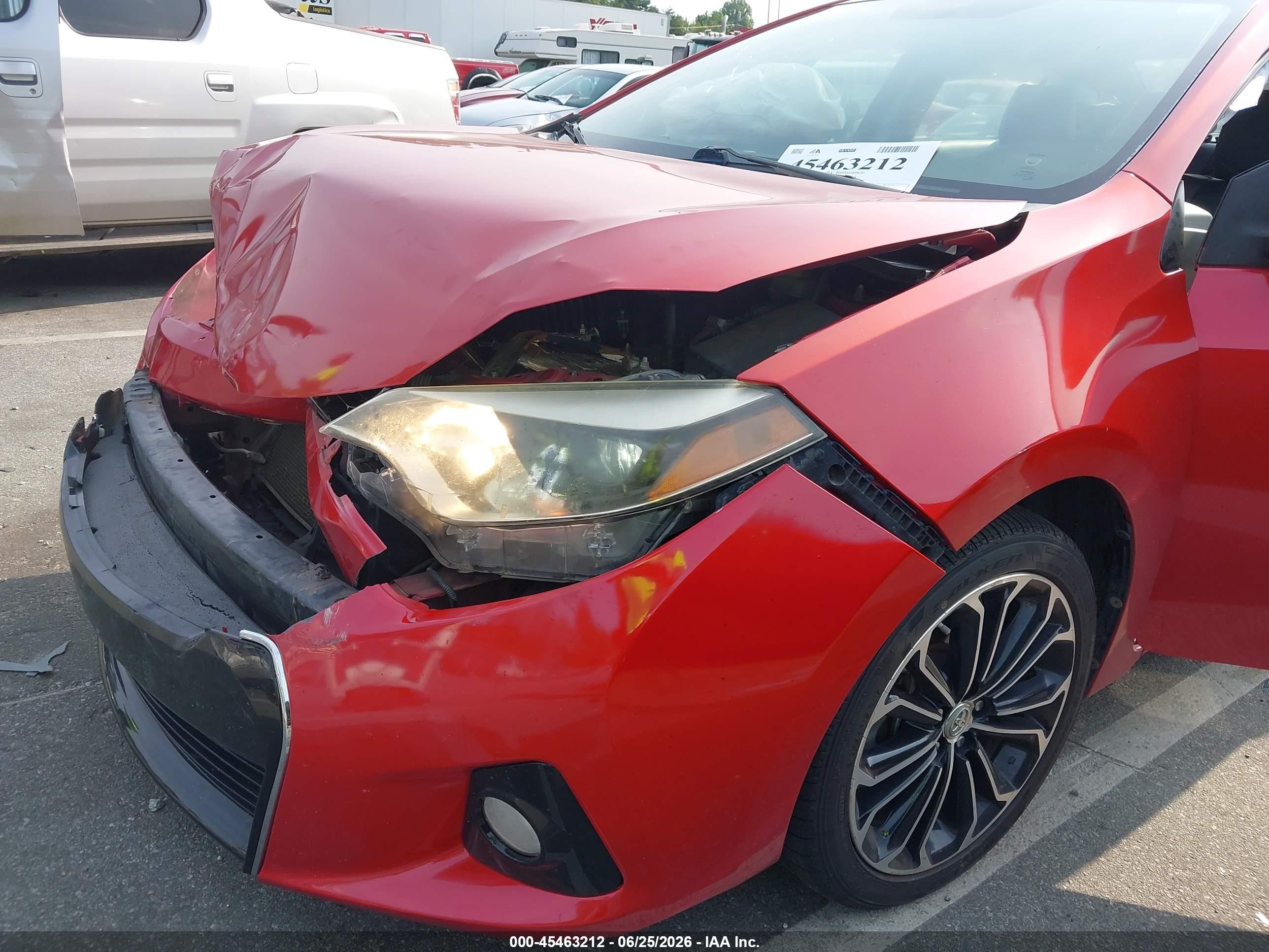 2015 Toyota Corolla S Plus Red vin: 5YFBURHE6FP340737