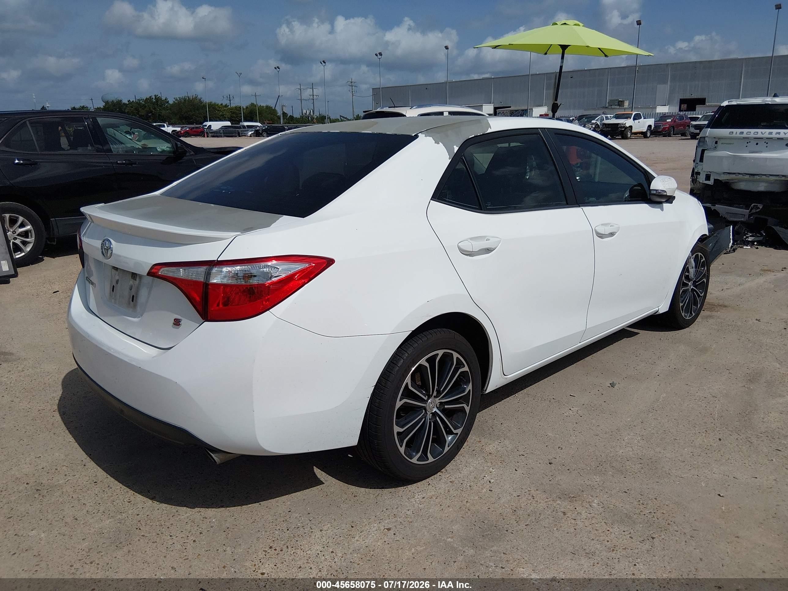 2015 Toyota Corolla S Plus White vin: 5YFBURHE6FP362169