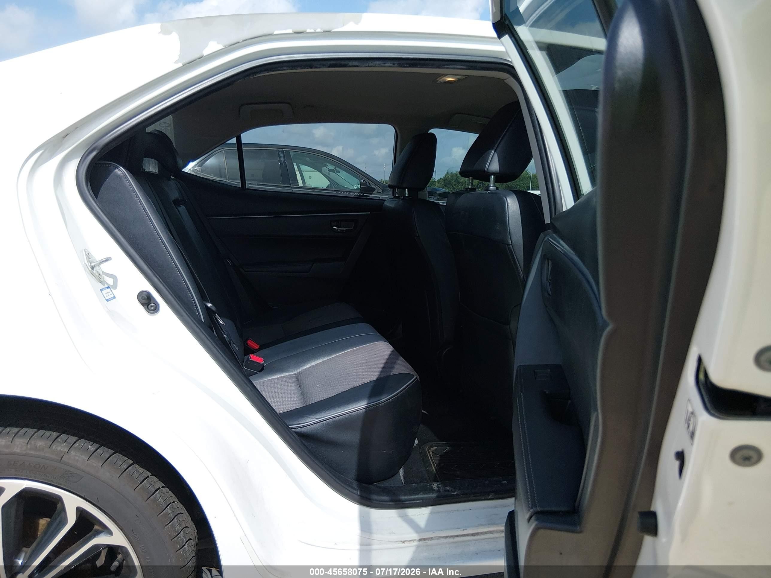 2015 Toyota Corolla S Plus White vin: 5YFBURHE6FP362169