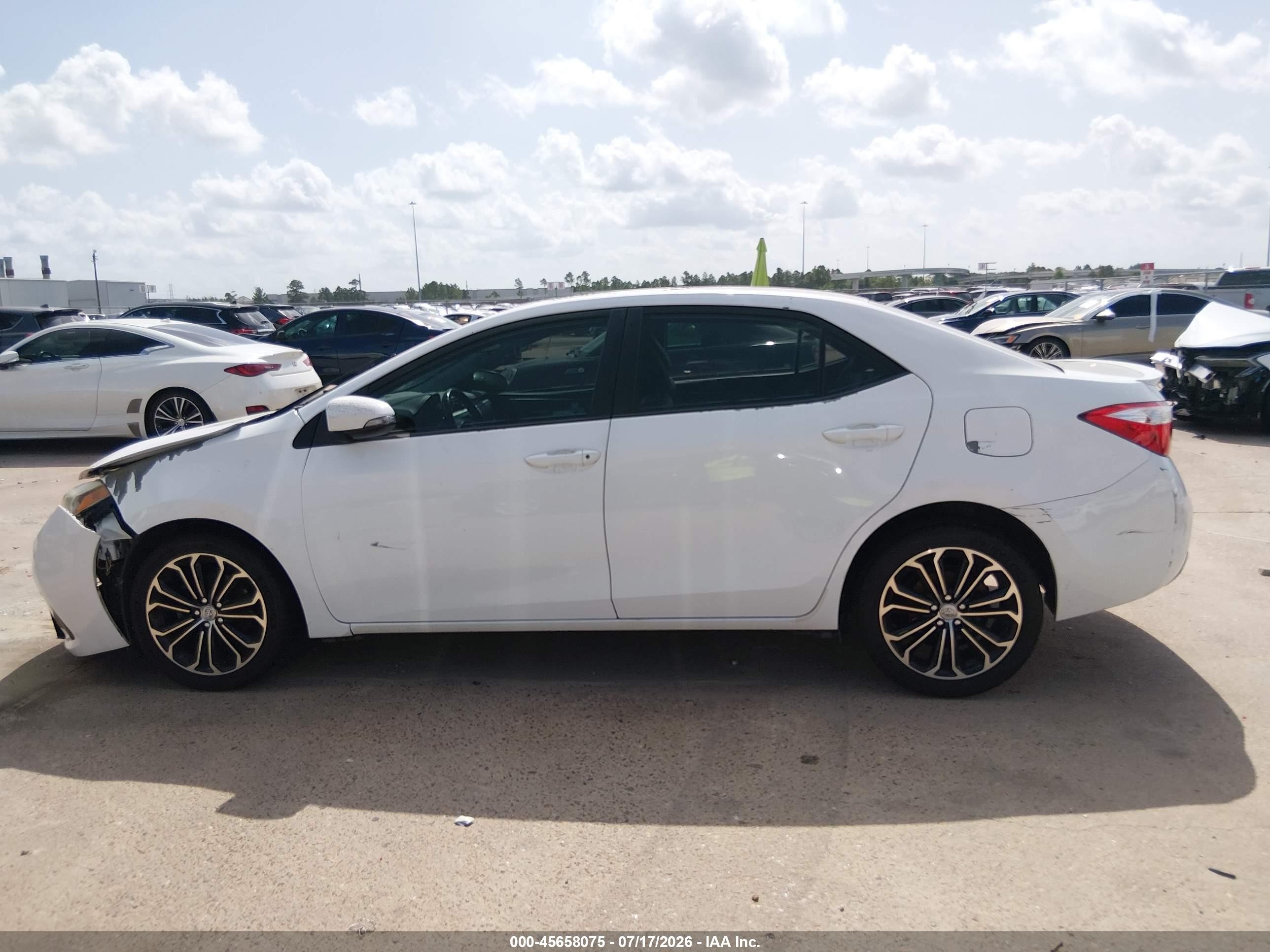 2015 Toyota Corolla S Plus White vin: 5YFBURHE6FP362169