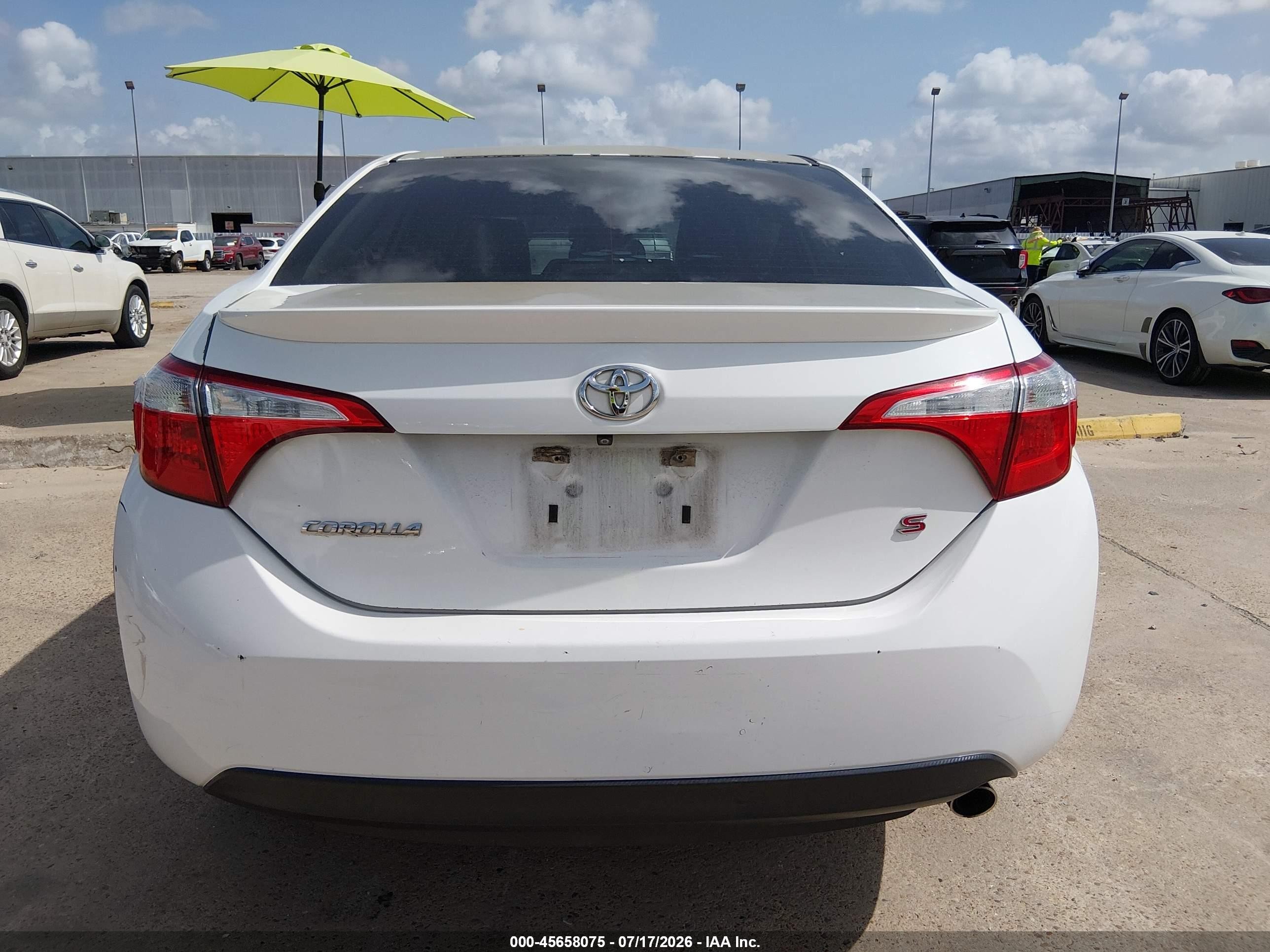 2015 Toyota Corolla S Plus White vin: 5YFBURHE6FP362169