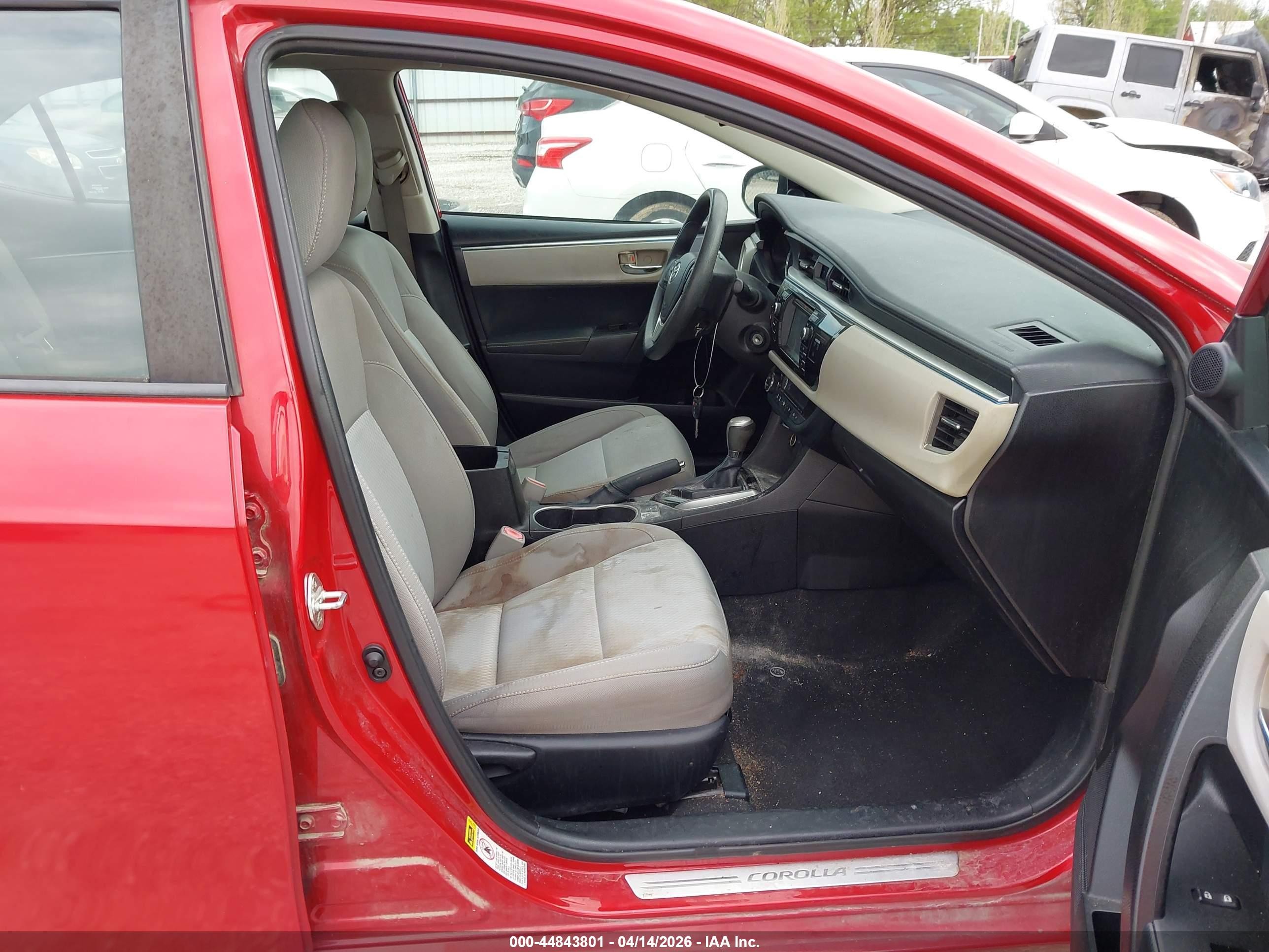 2016 Toyota Corolla Le Red vin: 5YFBURHE6GP412876