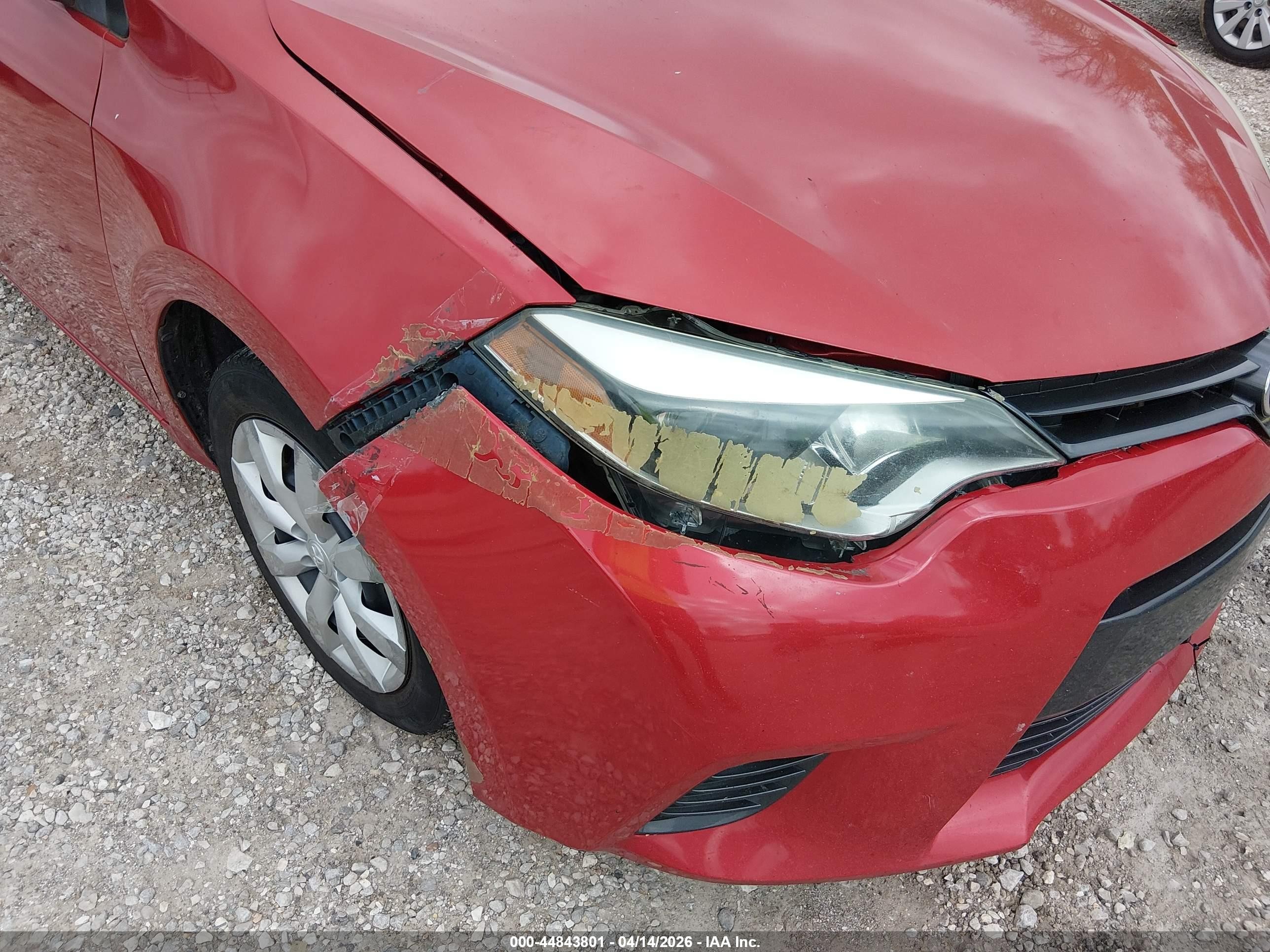2016 Toyota Corolla Le Red vin: 5YFBURHE6GP412876