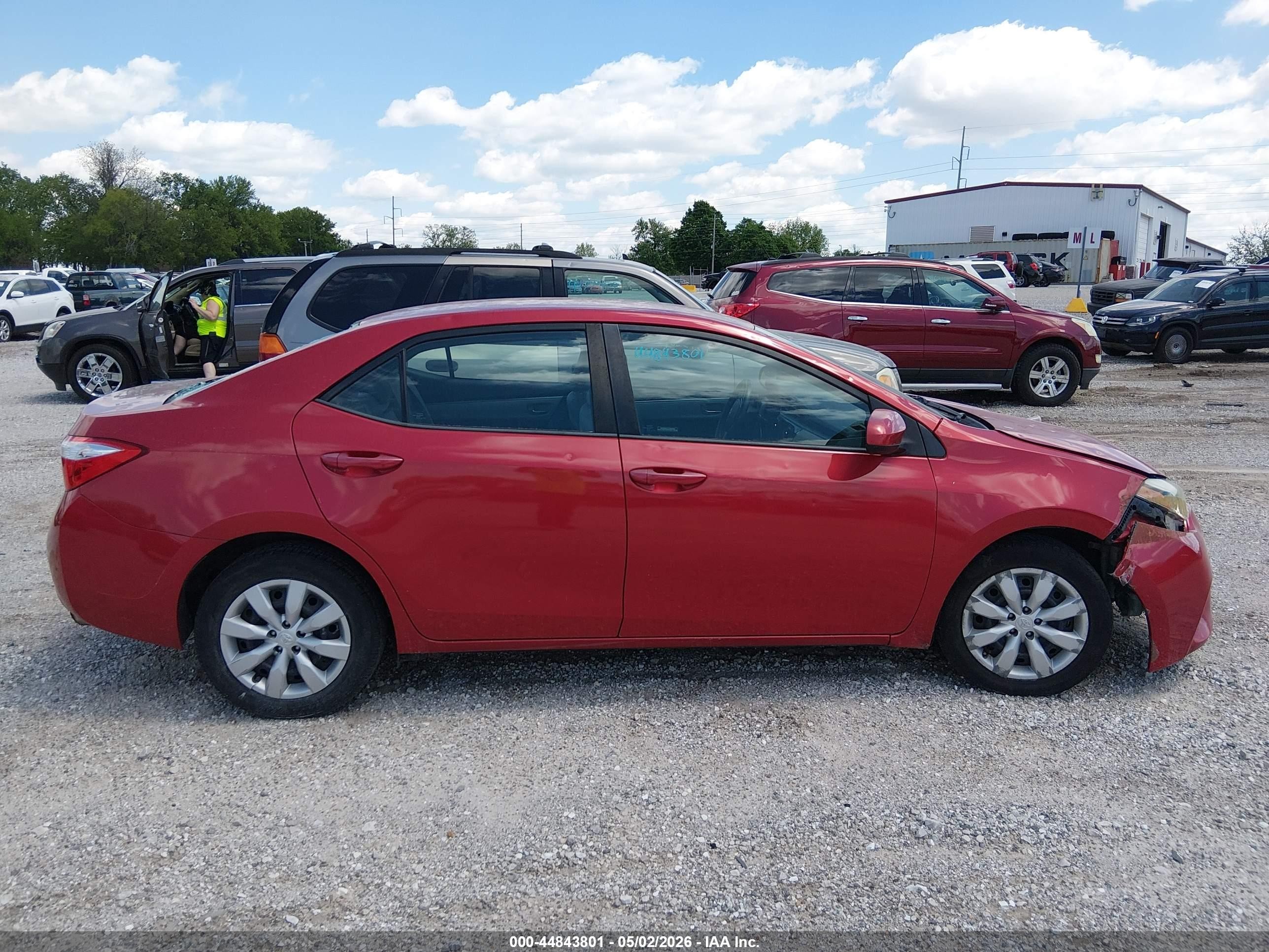 2016 Toyota Corolla Le Red vin: 5YFBURHE6GP412876