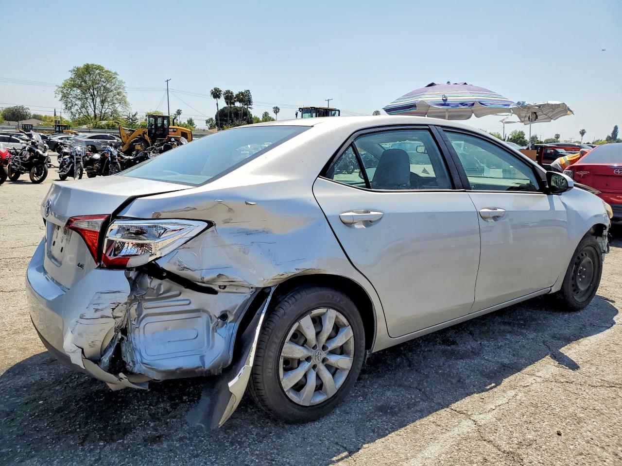 2016 Toyota Corolla Le Silver vin: 5YFBURHE6GP462001