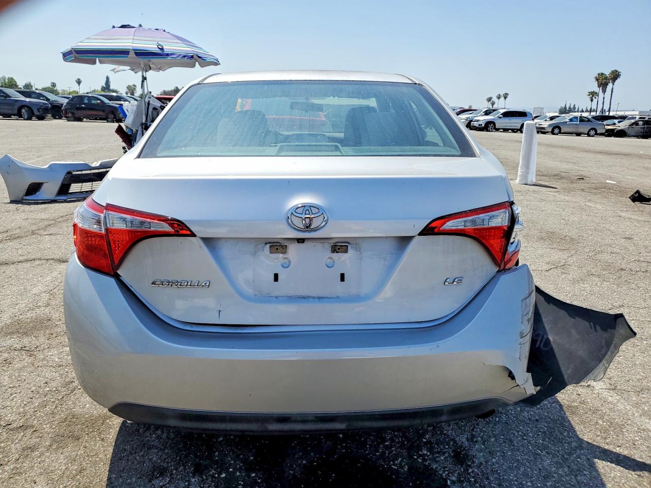 2016 Toyota Corolla Le Silver vin: 5YFBURHE6GP462001