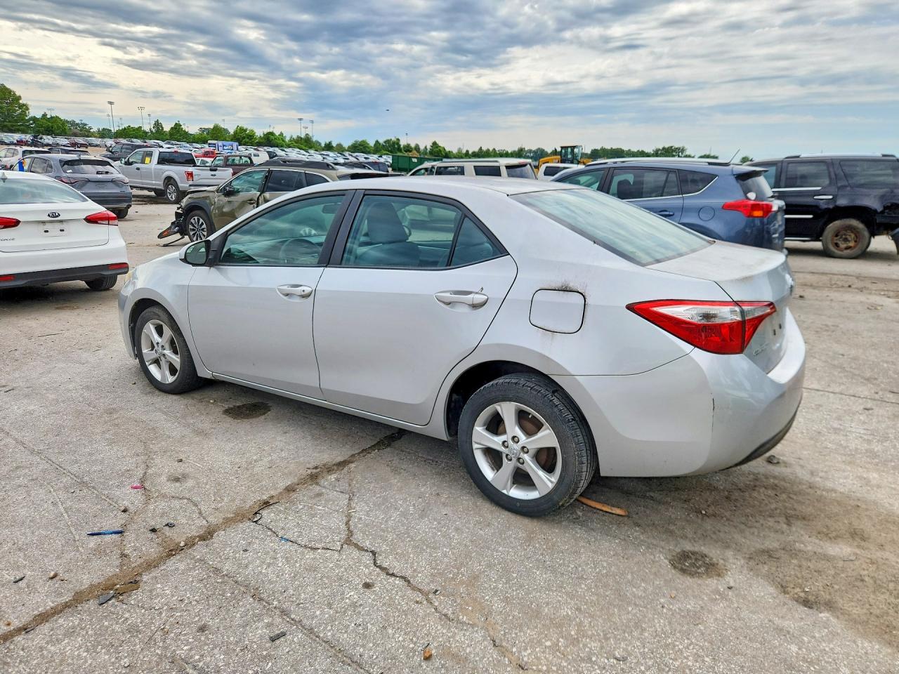 2014 Toyota Corolla Le Silver vin: 5YFBURHE7EP016100