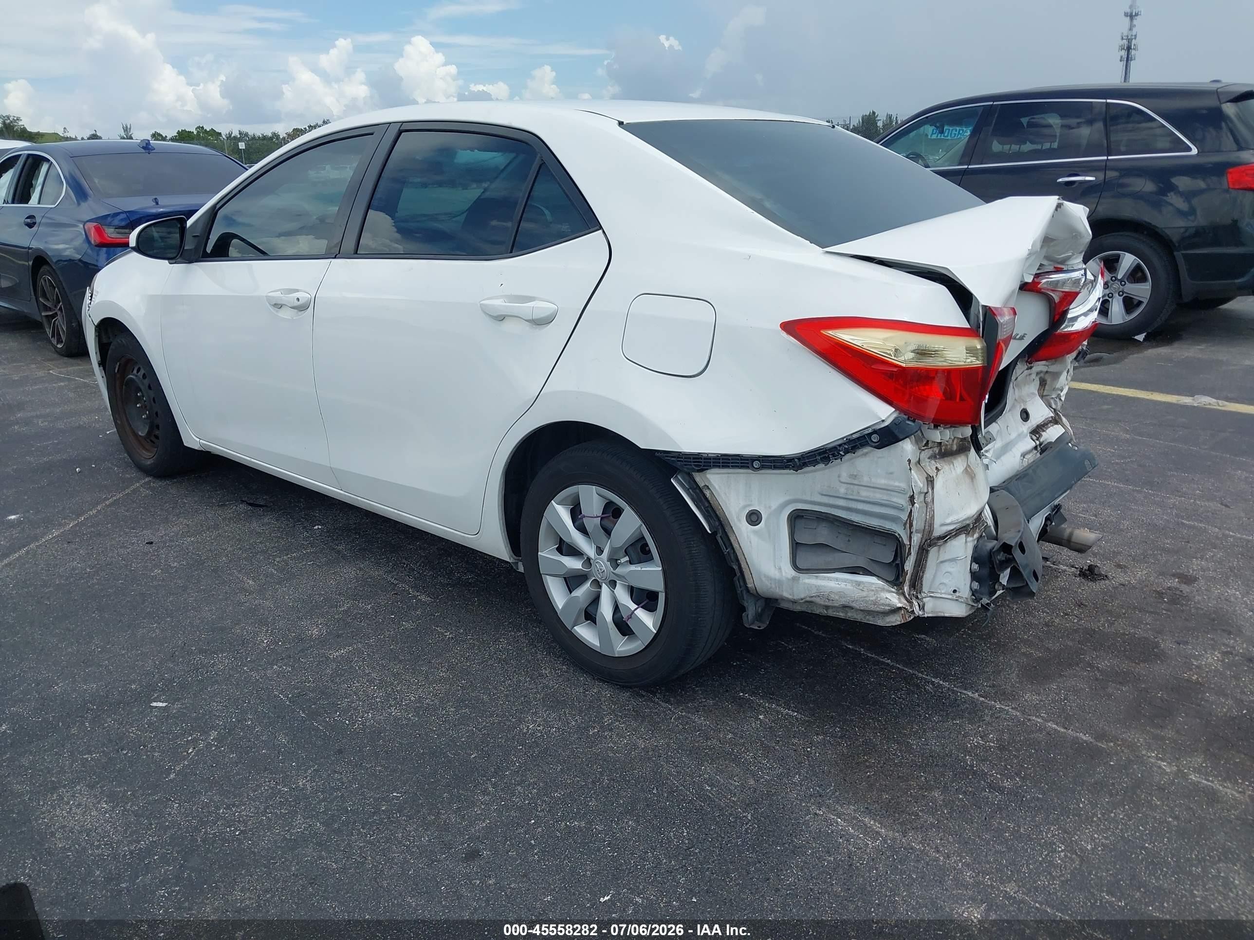 2014 Toyota Corolla Le White vin: 5YFBURHE7EP033494