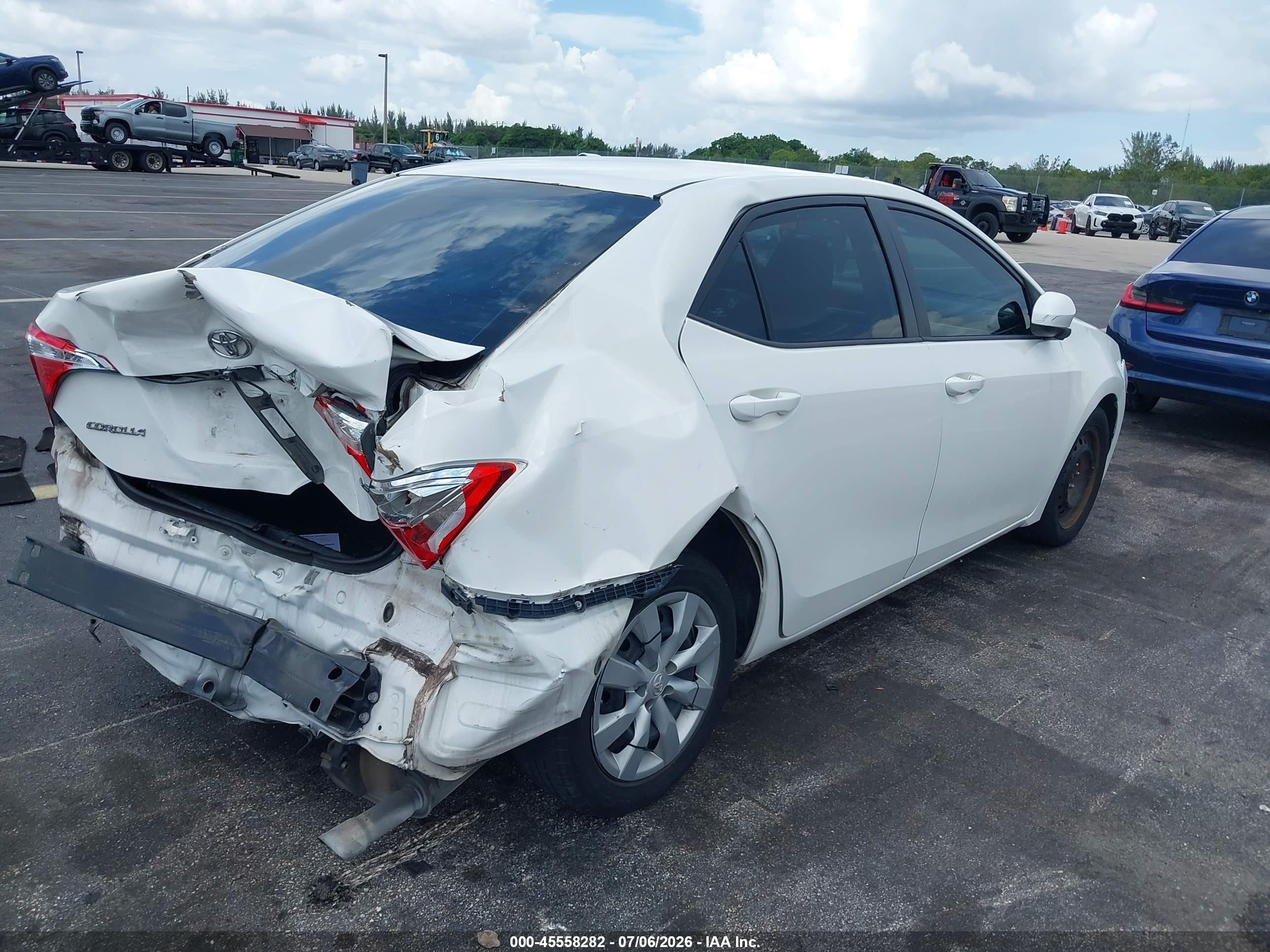 2014 Toyota Corolla Le White vin: 5YFBURHE7EP033494