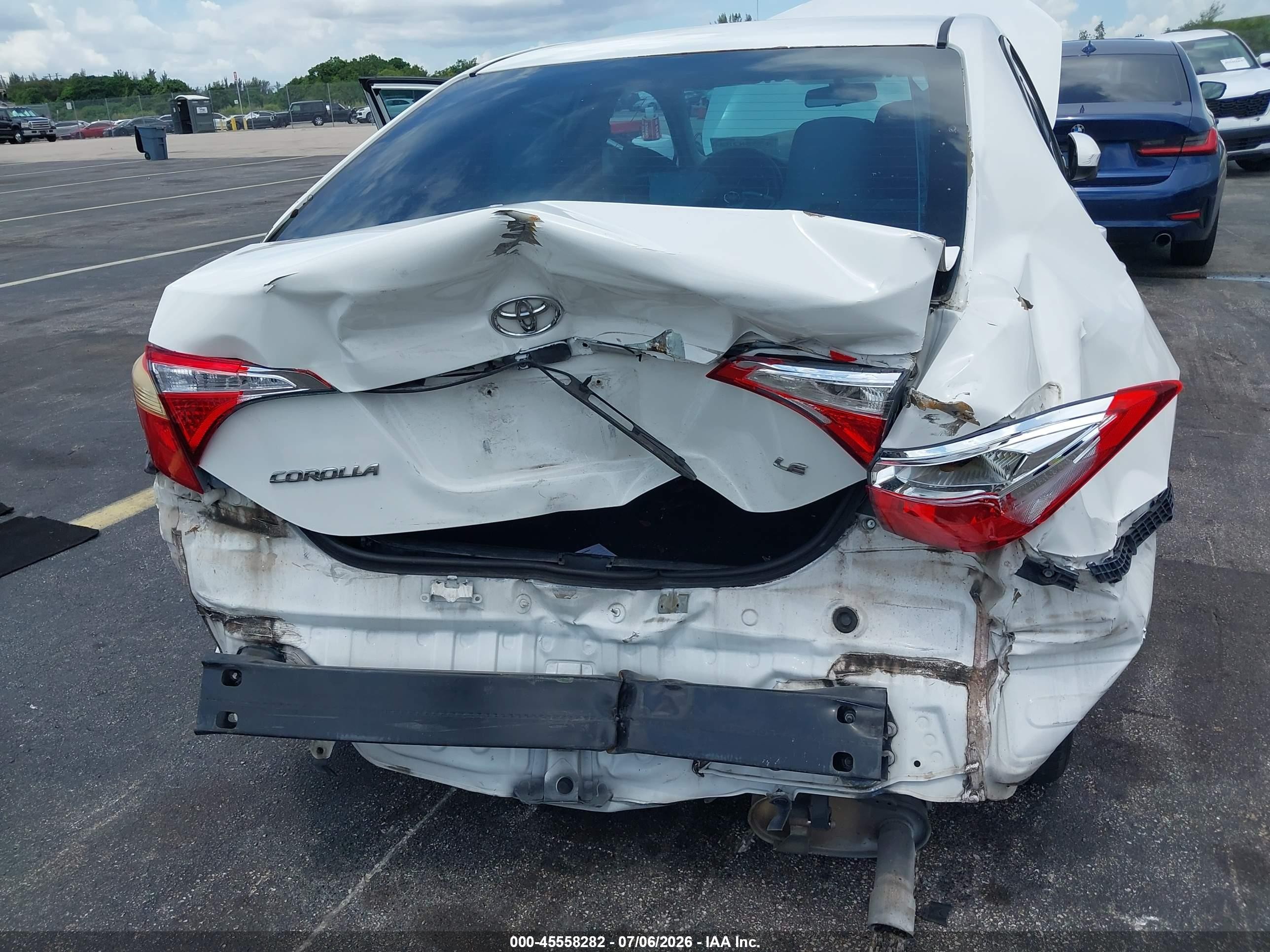 2014 Toyota Corolla Le White vin: 5YFBURHE7EP033494