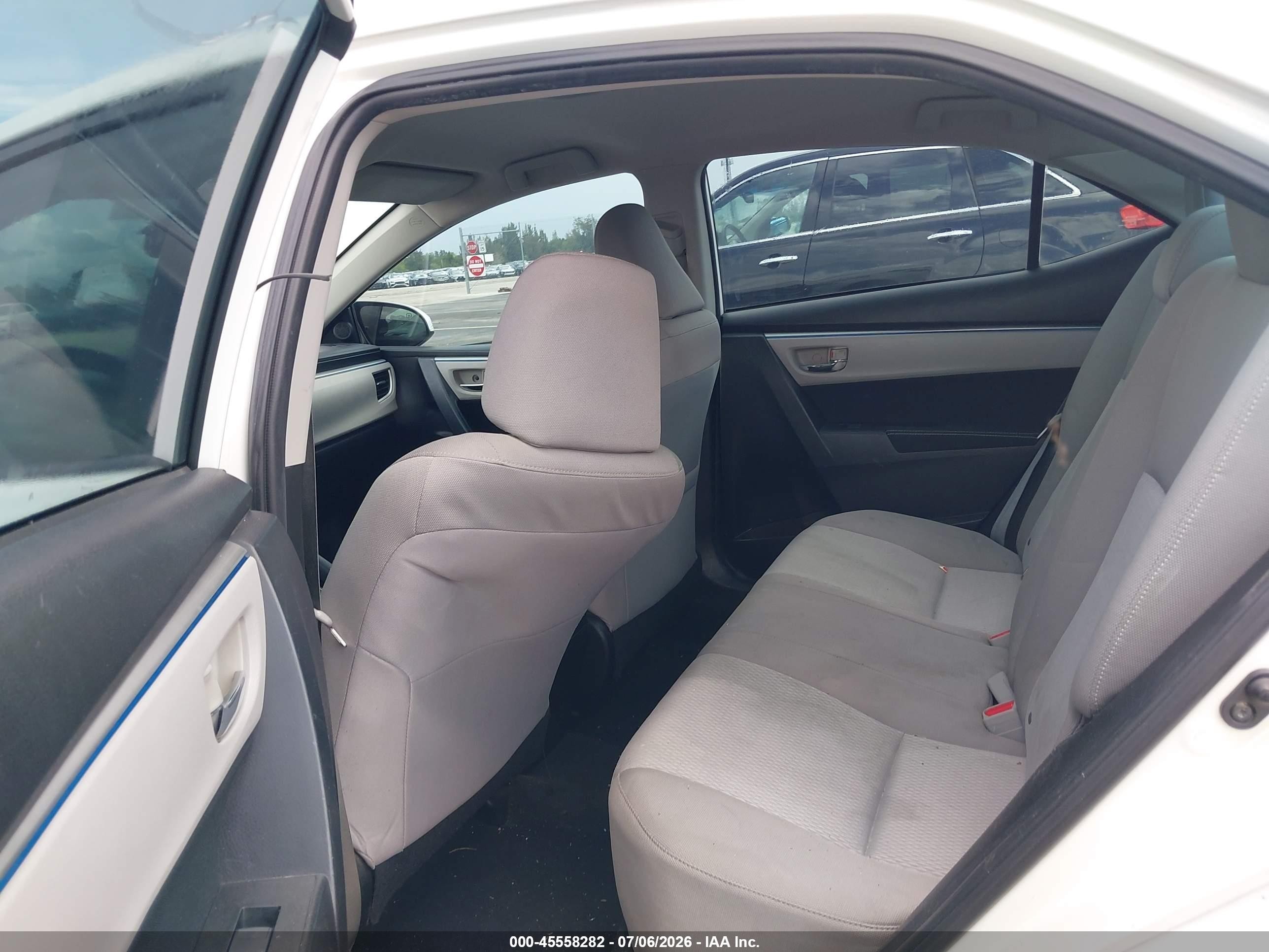 2014 Toyota Corolla Le White vin: 5YFBURHE7EP033494