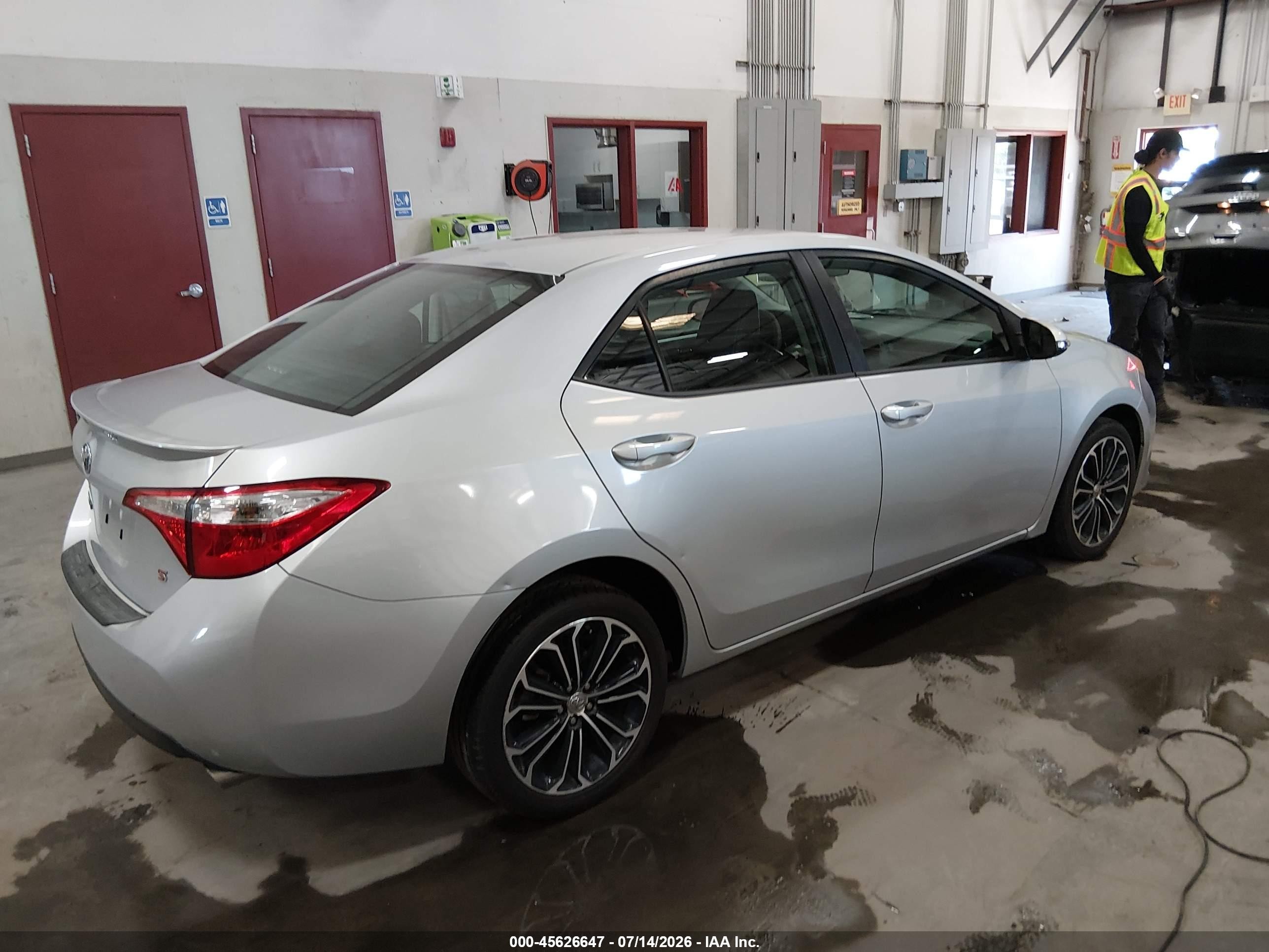 2014 Toyota Corolla S Plus Silver vin: 5YFBURHE7EP034869