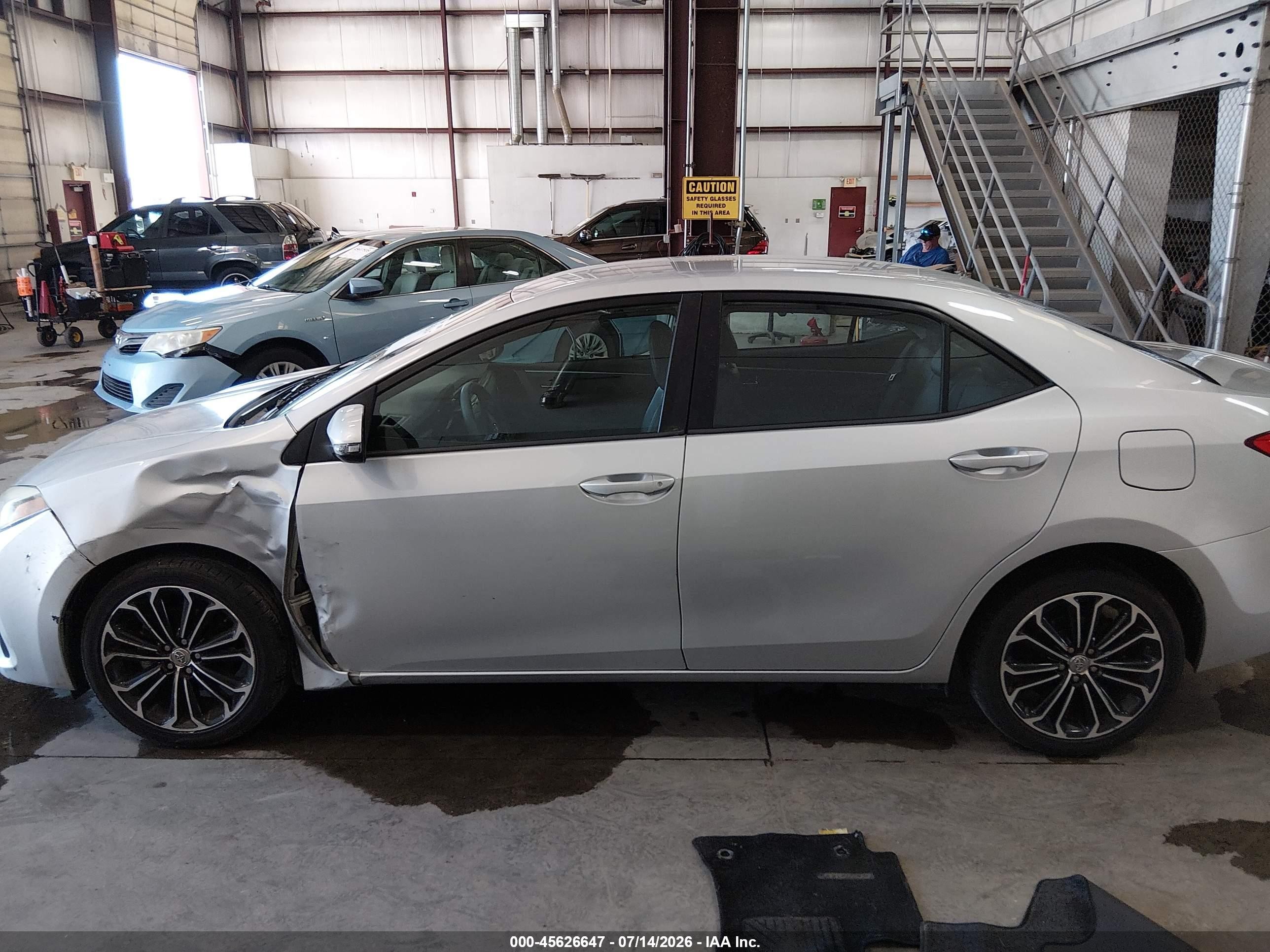 2014 Toyota Corolla S Plus Silver vin: 5YFBURHE7EP034869