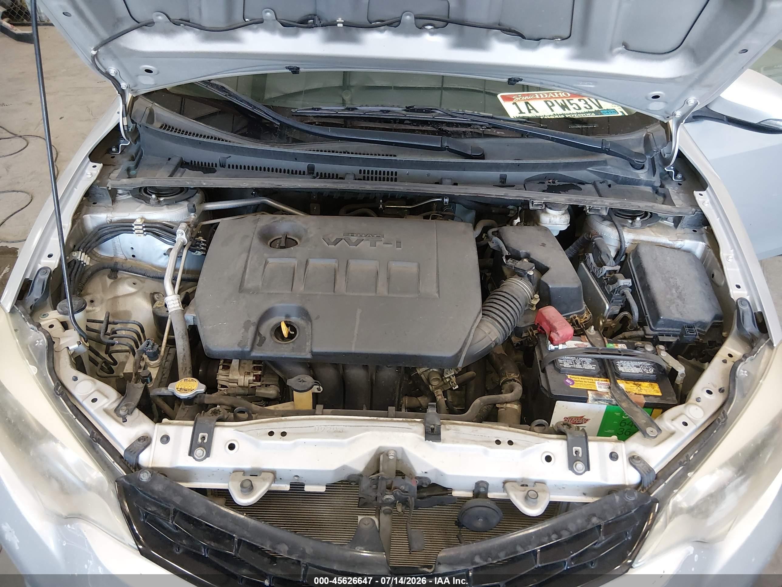 2014 Toyota Corolla S Plus Silver vin: 5YFBURHE7EP034869