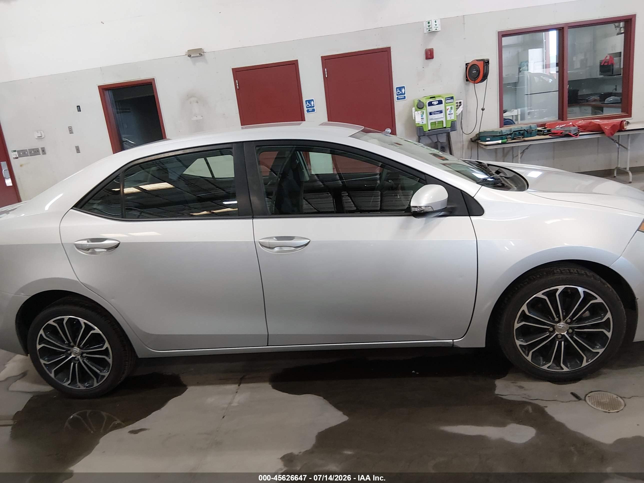 2014 Toyota Corolla S Plus Silver vin: 5YFBURHE7EP034869