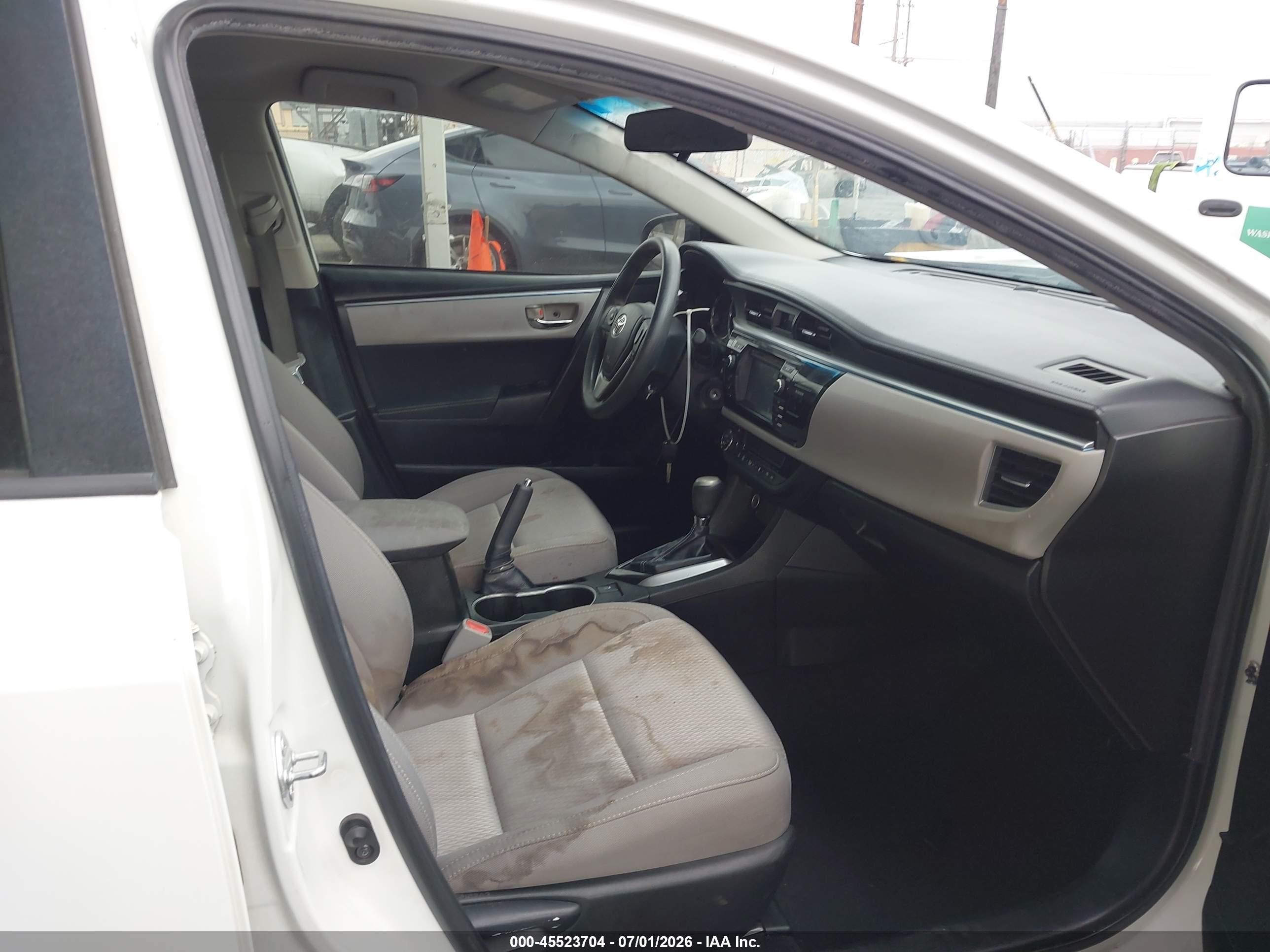 2014 Toyota Corolla Le Plus White vin: 5YFBURHE7EP060906