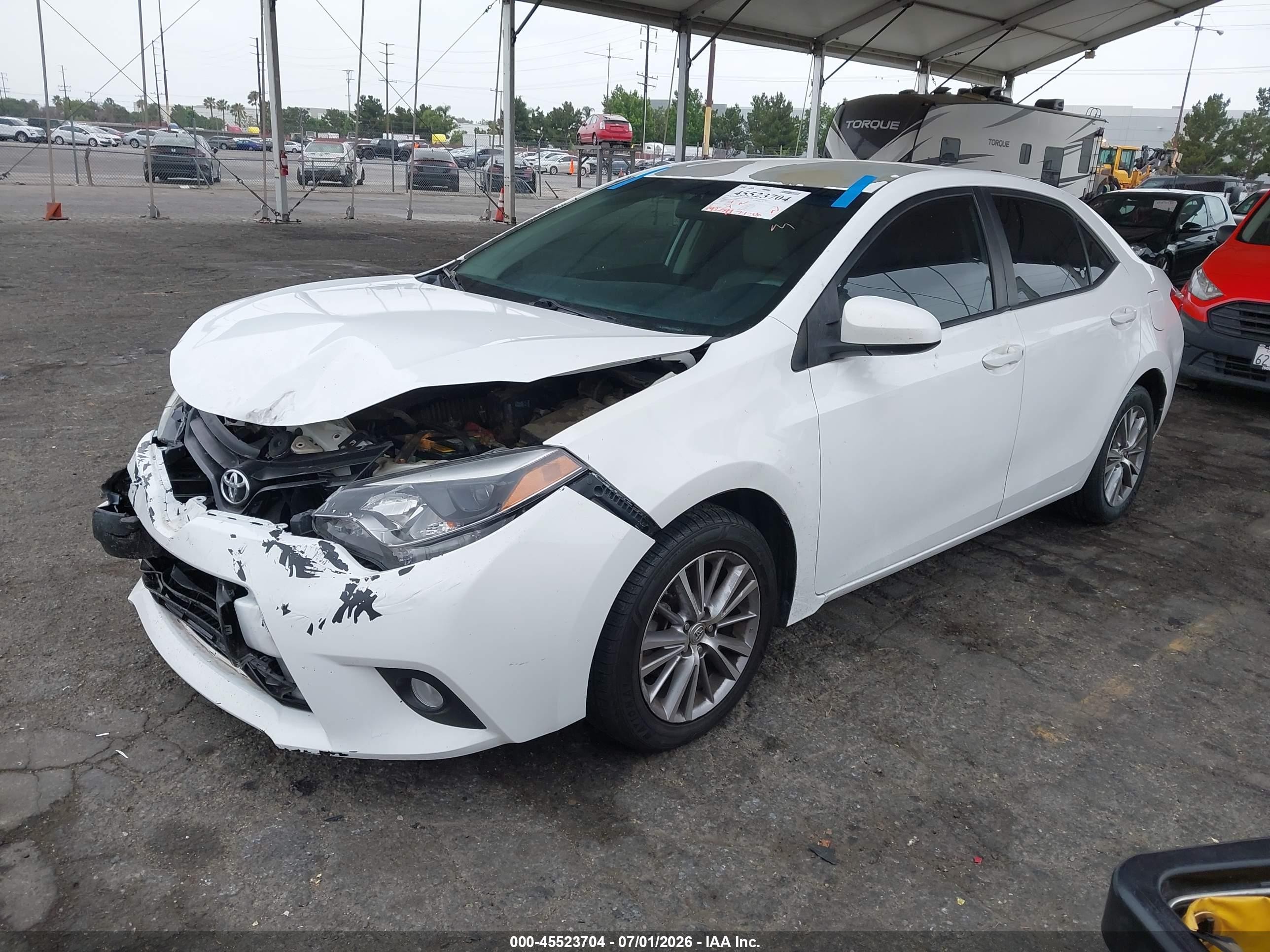 2014 Toyota Corolla Le Plus White vin: 5YFBURHE7EP060906