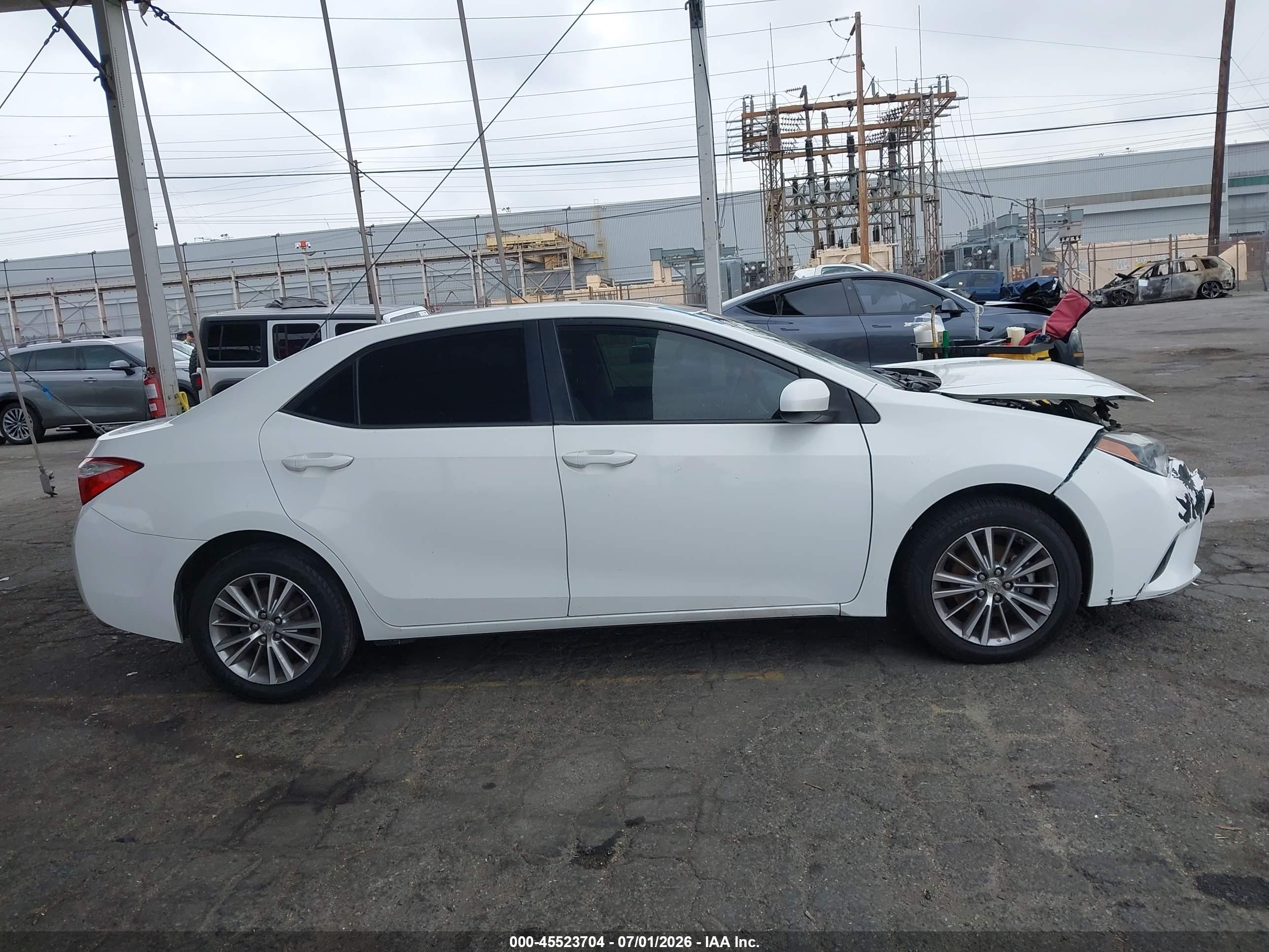 2014 Toyota Corolla Le Plus White vin: 5YFBURHE7EP060906
