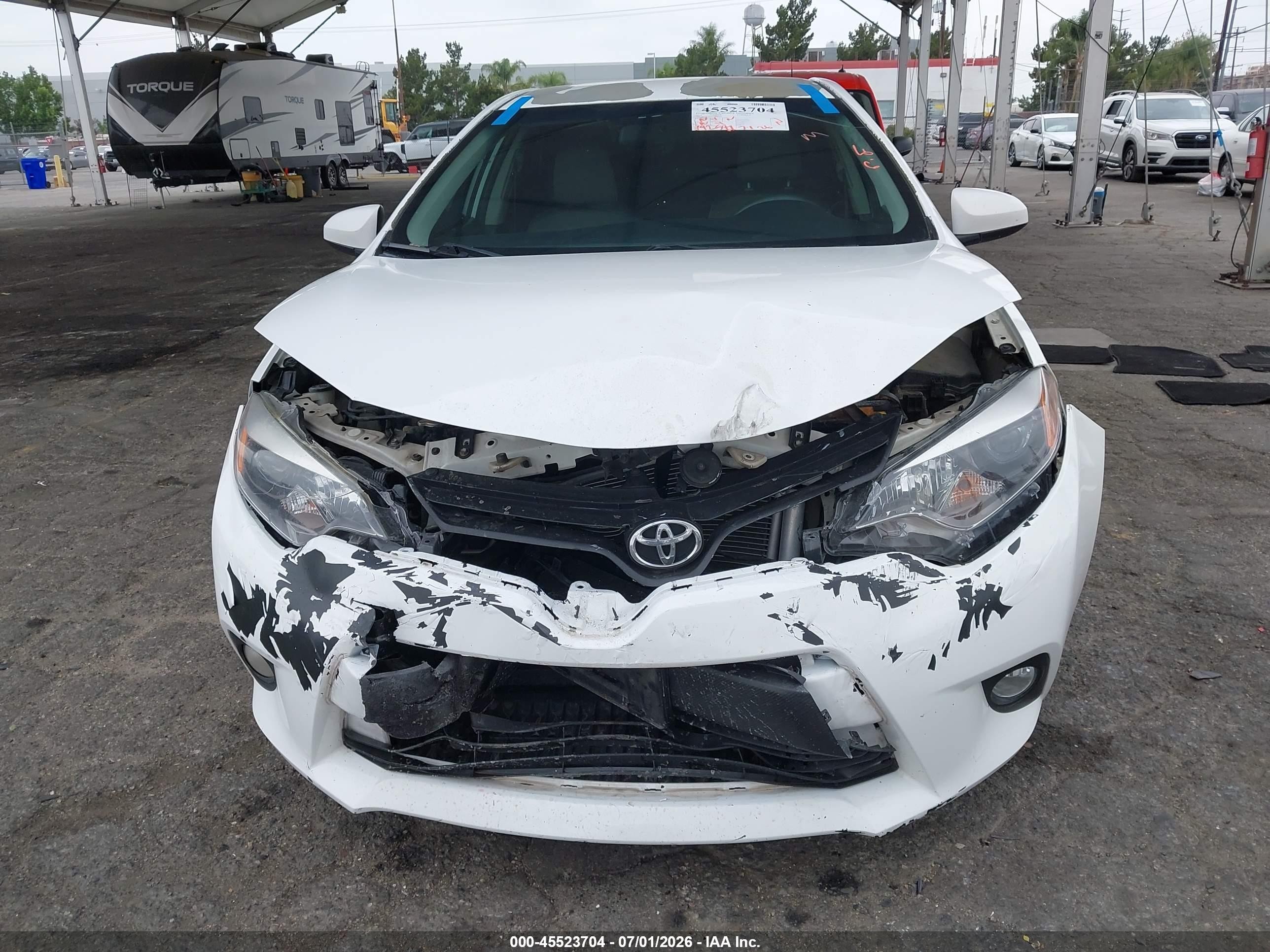 2014 Toyota Corolla Le Plus White vin: 5YFBURHE7EP060906