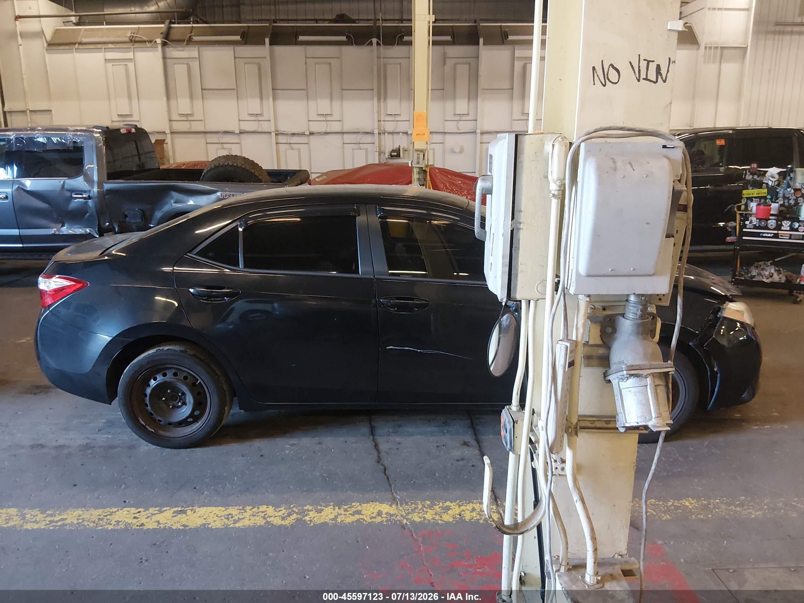 2014 Toyota Corolla Le Black vin: 5YFBURHE7EP064101