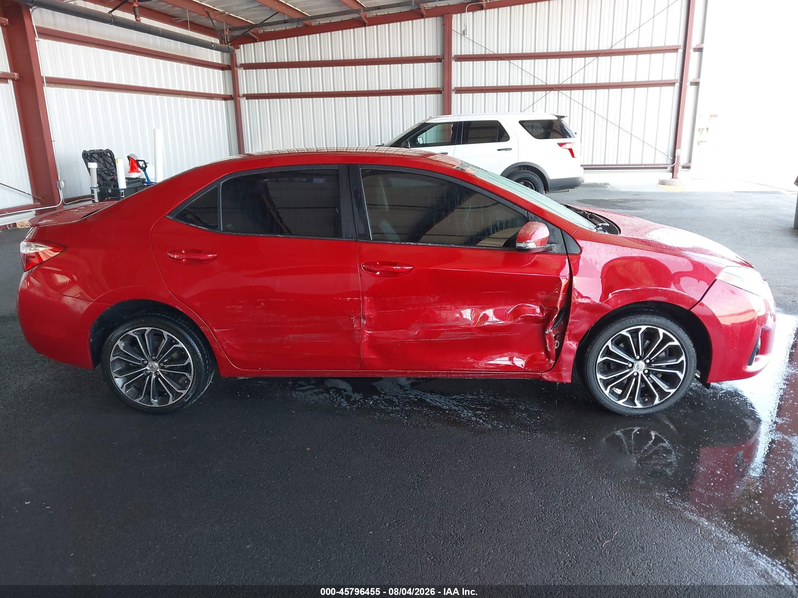 2014 Toyota Corolla S Plus Red vin: 5YFBURHE7EP079309