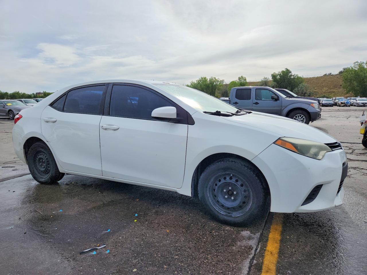 2014 Toyota Corolla L Белый vin: 5YFBURHE7EP088625