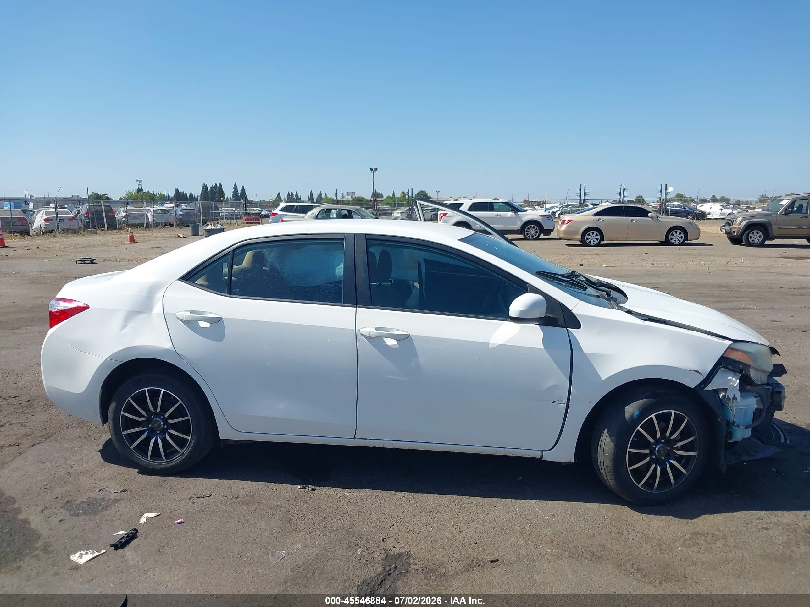 2014 Toyota Corolla Le White vin: 5YFBURHE7EP097020