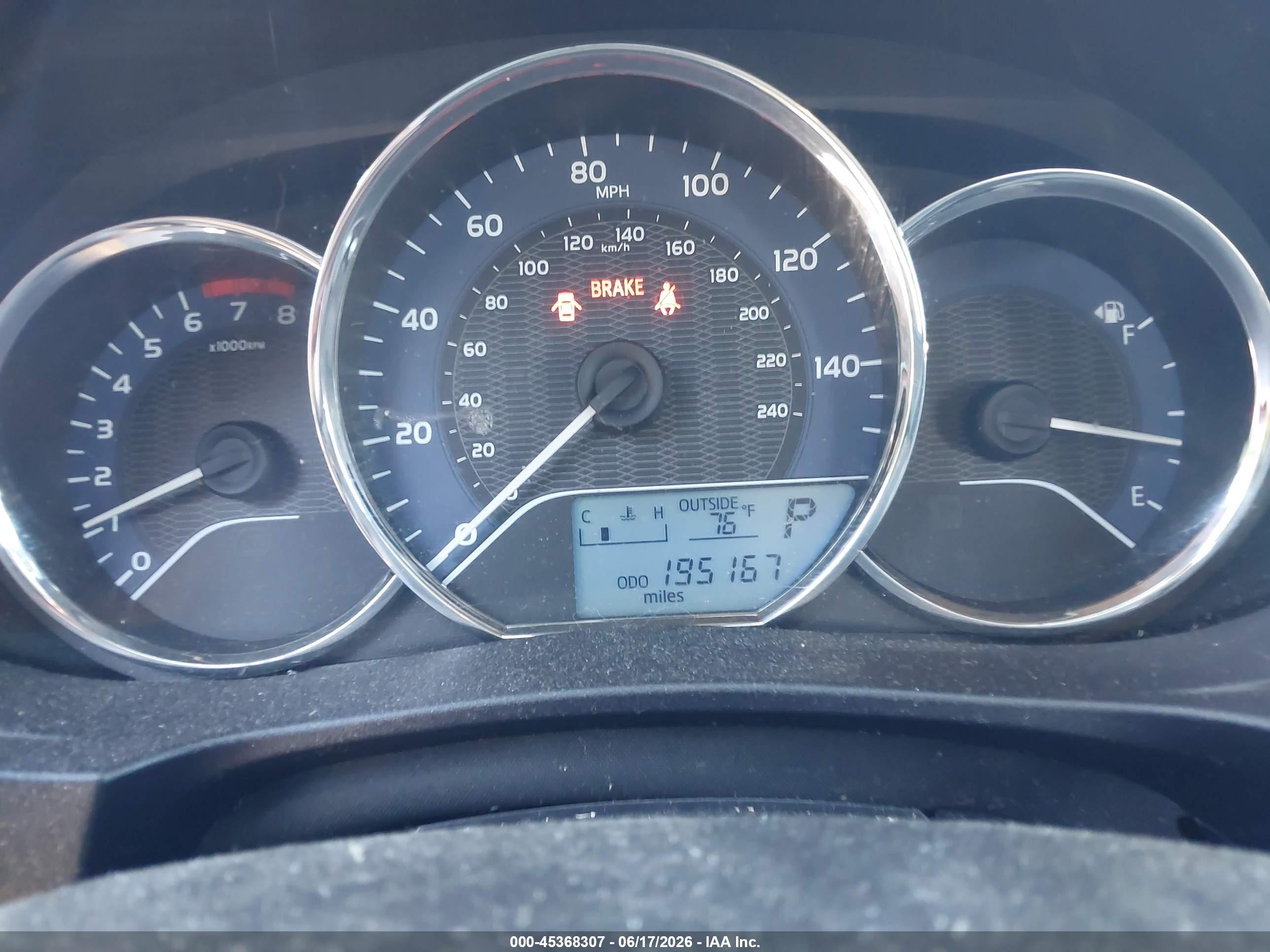 2014 Toyota Corolla Le Light Blue vin: 5YFBURHE7EP124135