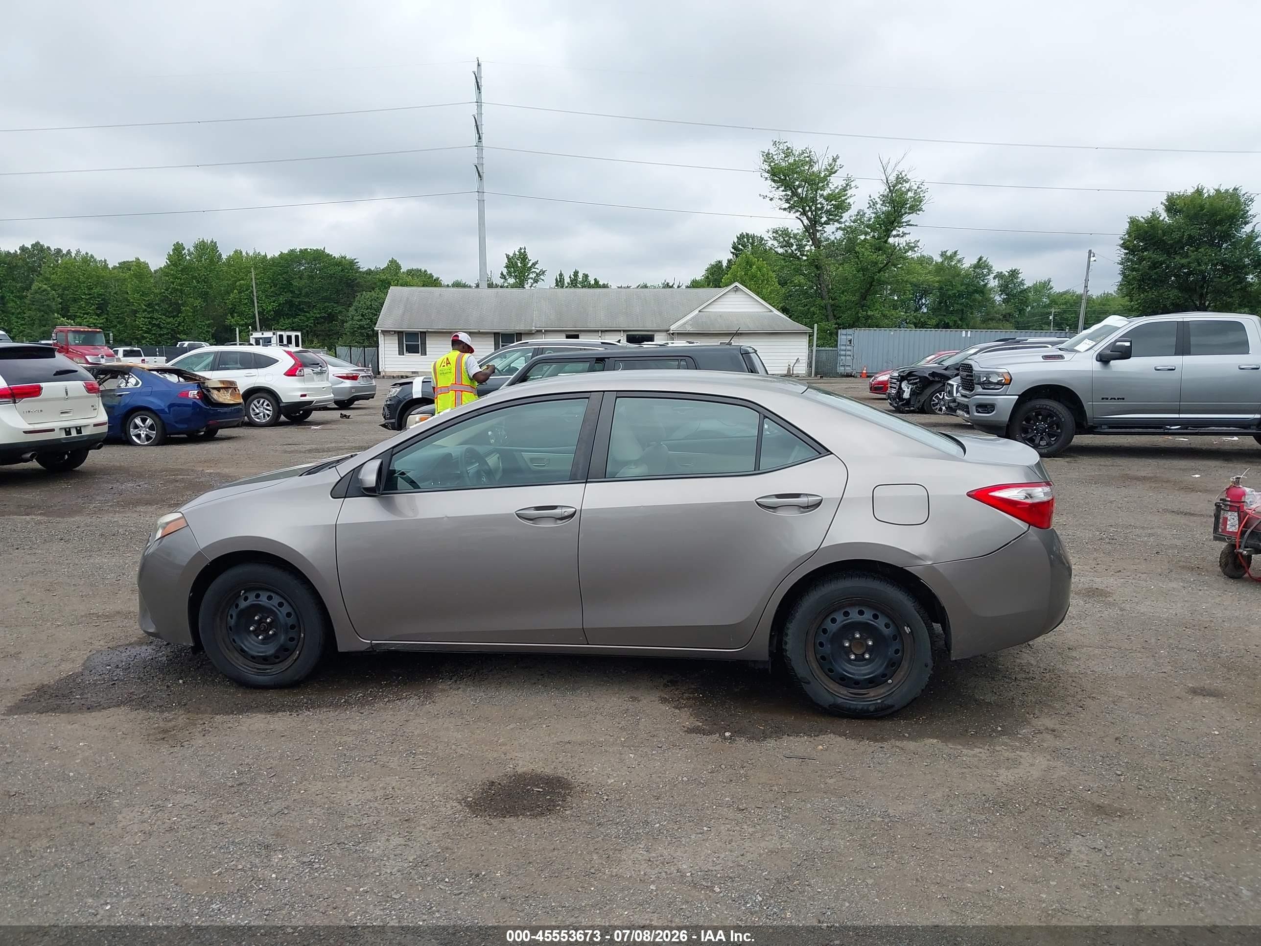 2014 Toyota Corolla Le Champagne vin: 5YFBURHE7EP127178